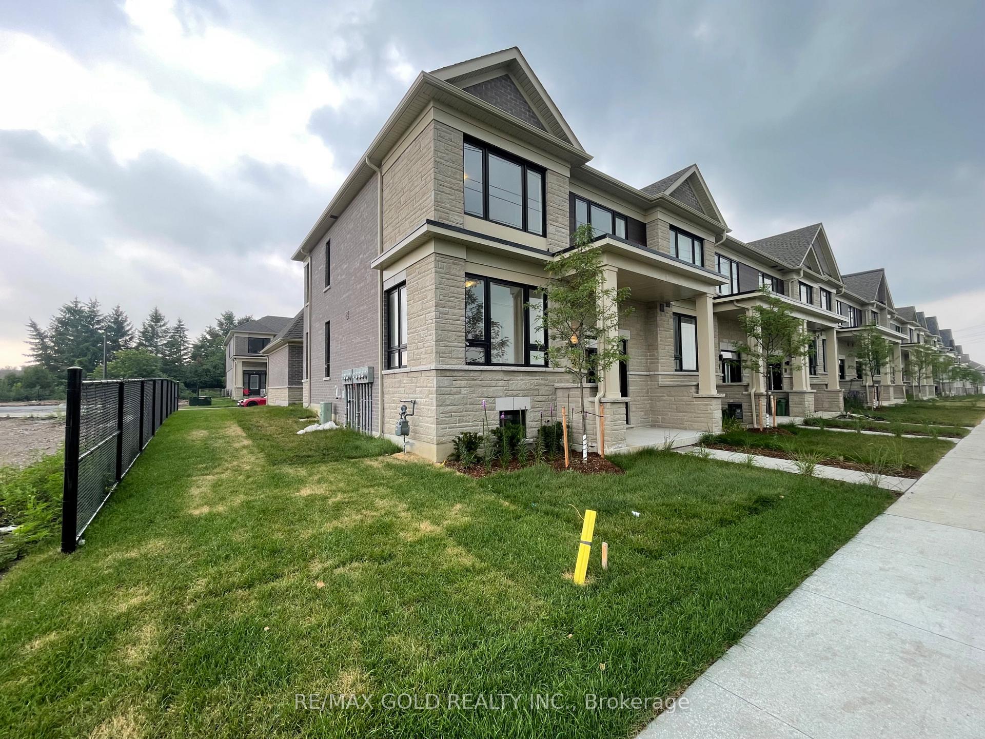 Photo 2 of 275 Lindsay Street N, Kawartha Lakes, Lindsay — HOMEH