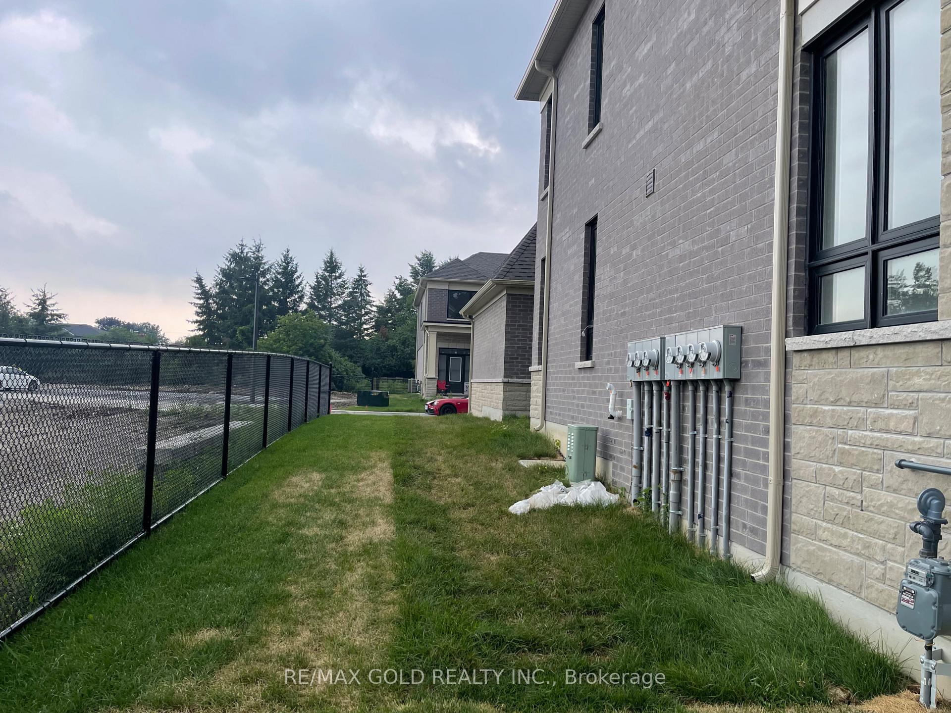 Photo 3 of 275 Lindsay Street N, Kawartha Lakes, Lindsay — HOMEH
