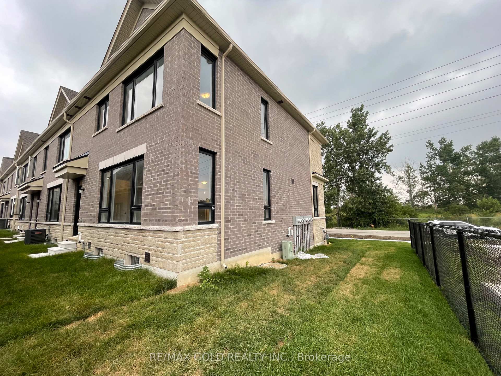 Photo 4 of 275 Lindsay Street N, Kawartha Lakes, Lindsay — HOMEH