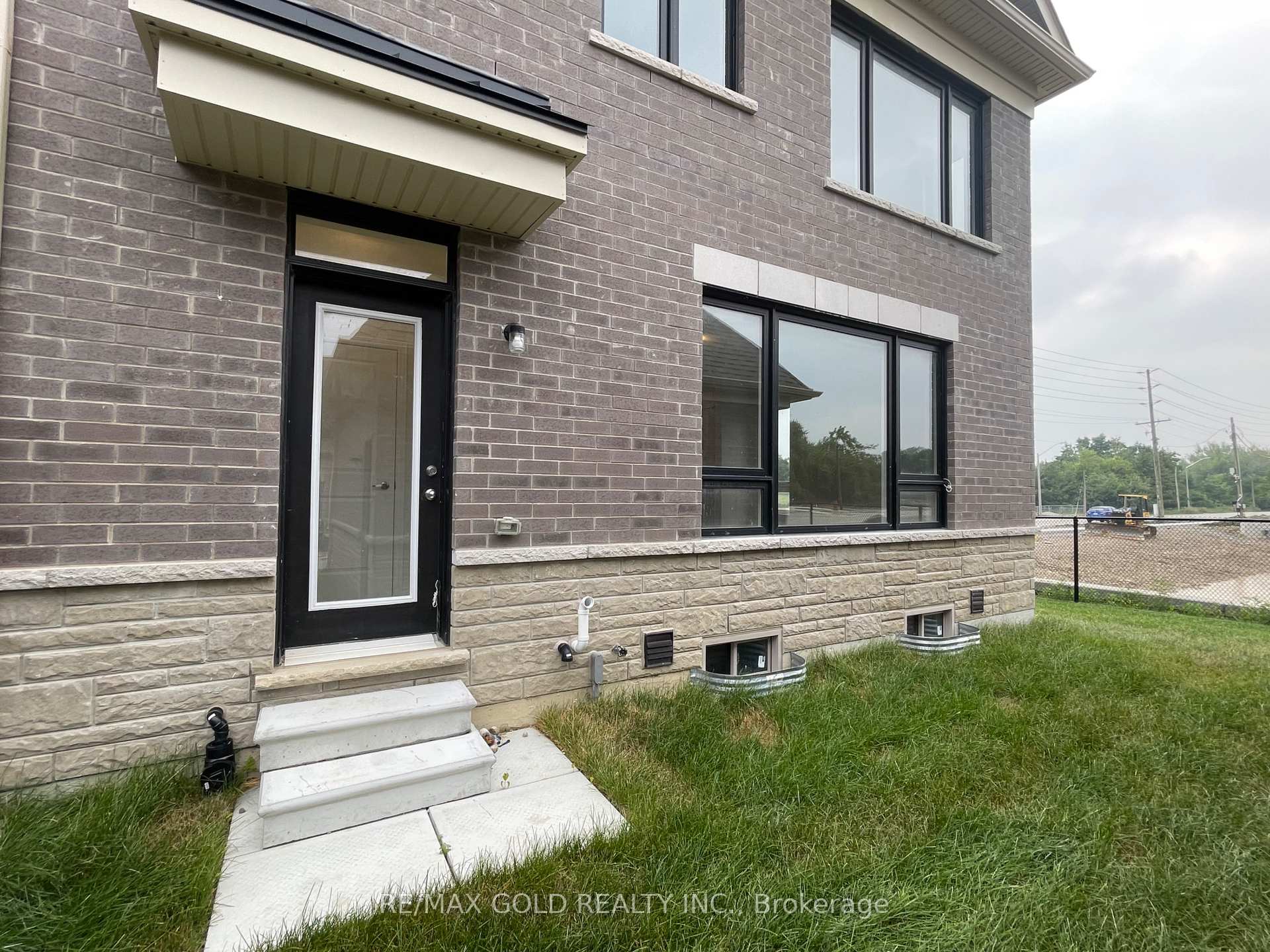 Photo 7 of 275 Lindsay Street N, Kawartha Lakes, Lindsay — HOMEH