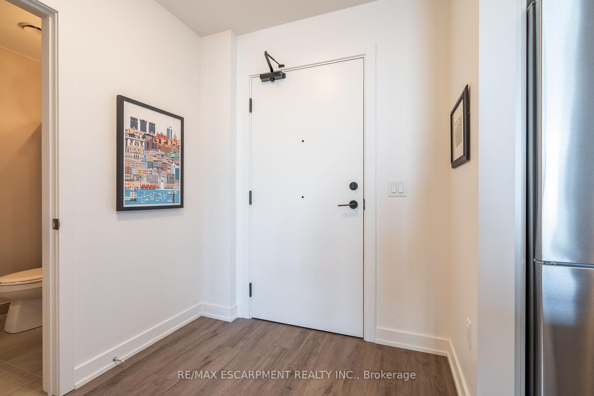 Photo 5 of Unit 613, 600 North Service Road, Hamilton, Lakeshore — HOMEH