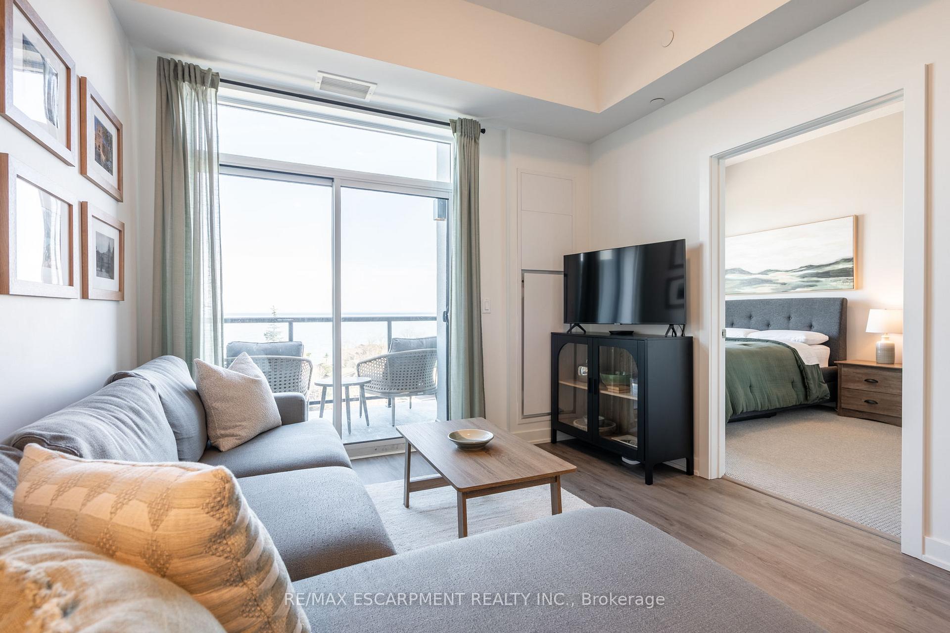 Photo 12 of Unit 613, 600 North Service Road, Hamilton, Lakeshore — HOMEH