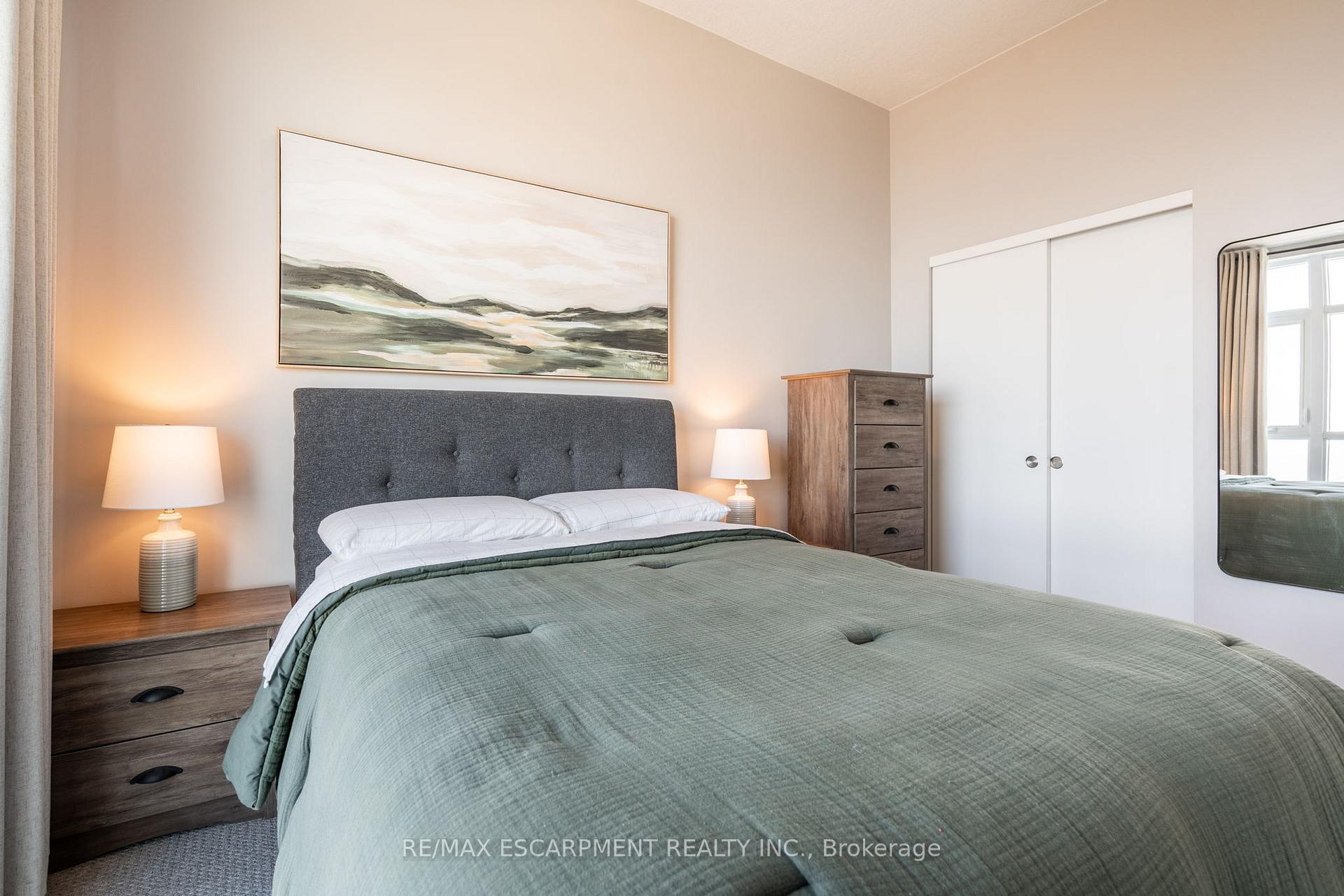 Photo 18 of Unit 613, 600 North Service Road, Hamilton, Lakeshore — HOMEH