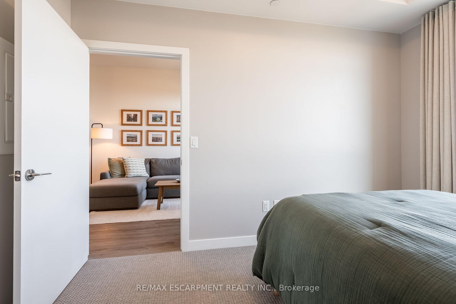 Photo 19 of Unit 613, 600 North Service Road, Hamilton, Lakeshore — HOMEH