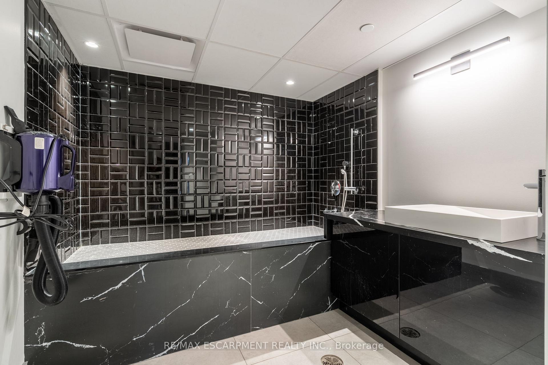 Photo 29 of Unit 613, 600 North Service Road, Hamilton, Lakeshore — HOMEH