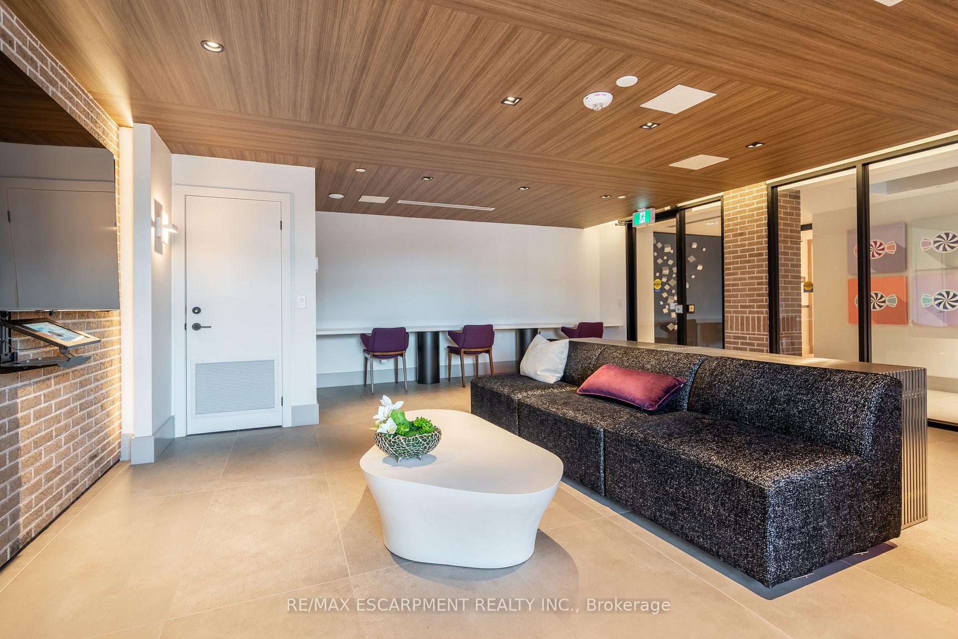 Photo 31 of Unit 613, 600 North Service Road, Hamilton, Lakeshore — HOMEH