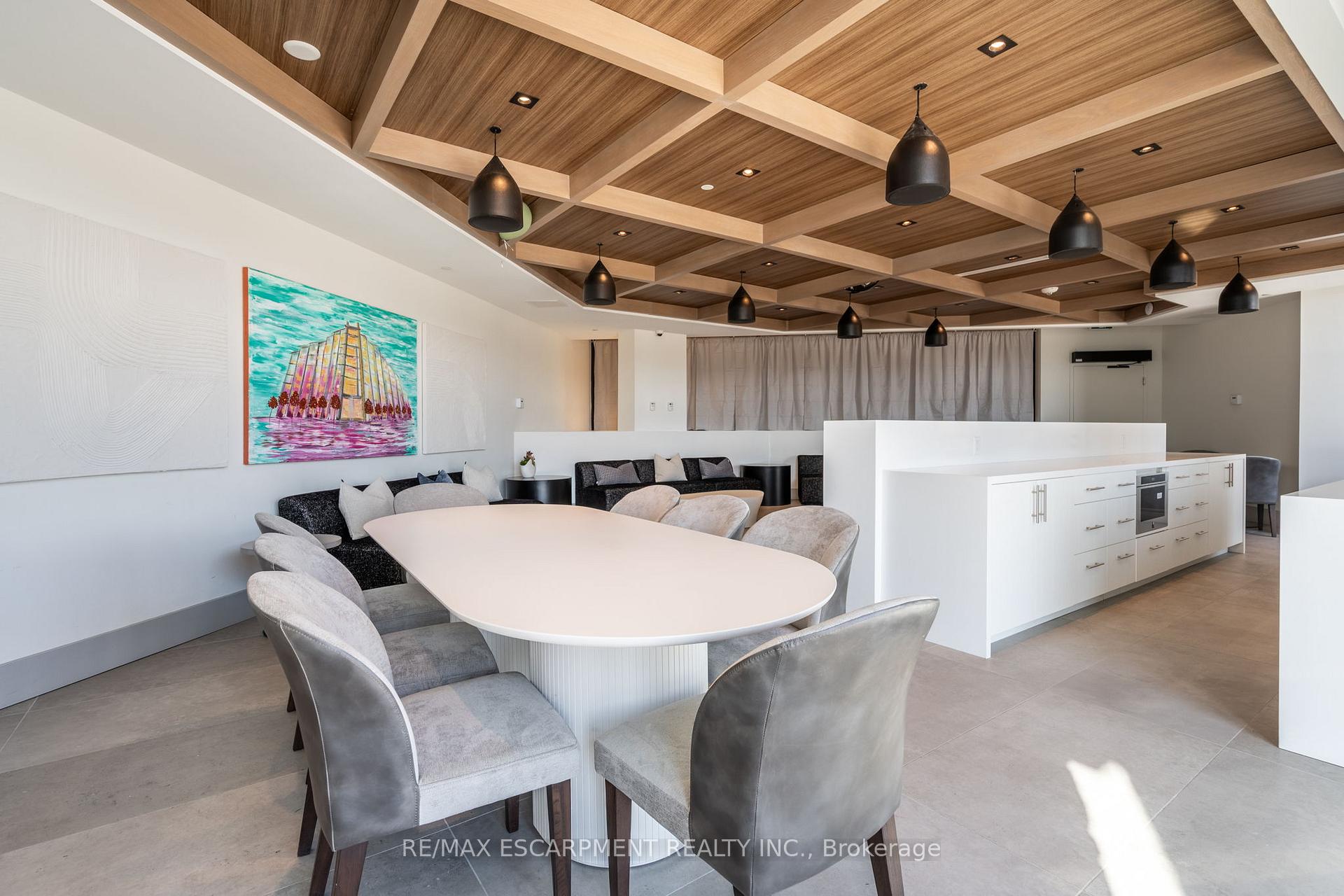 Photo 34 of Unit 613, 600 North Service Road, Hamilton, Lakeshore — HOMEH
