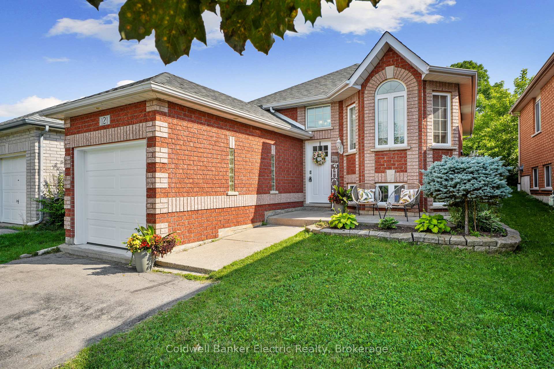 Photo 2 of 121 Haden Avenue, Peterborough, Northcrest Ward 5 — HOMEH