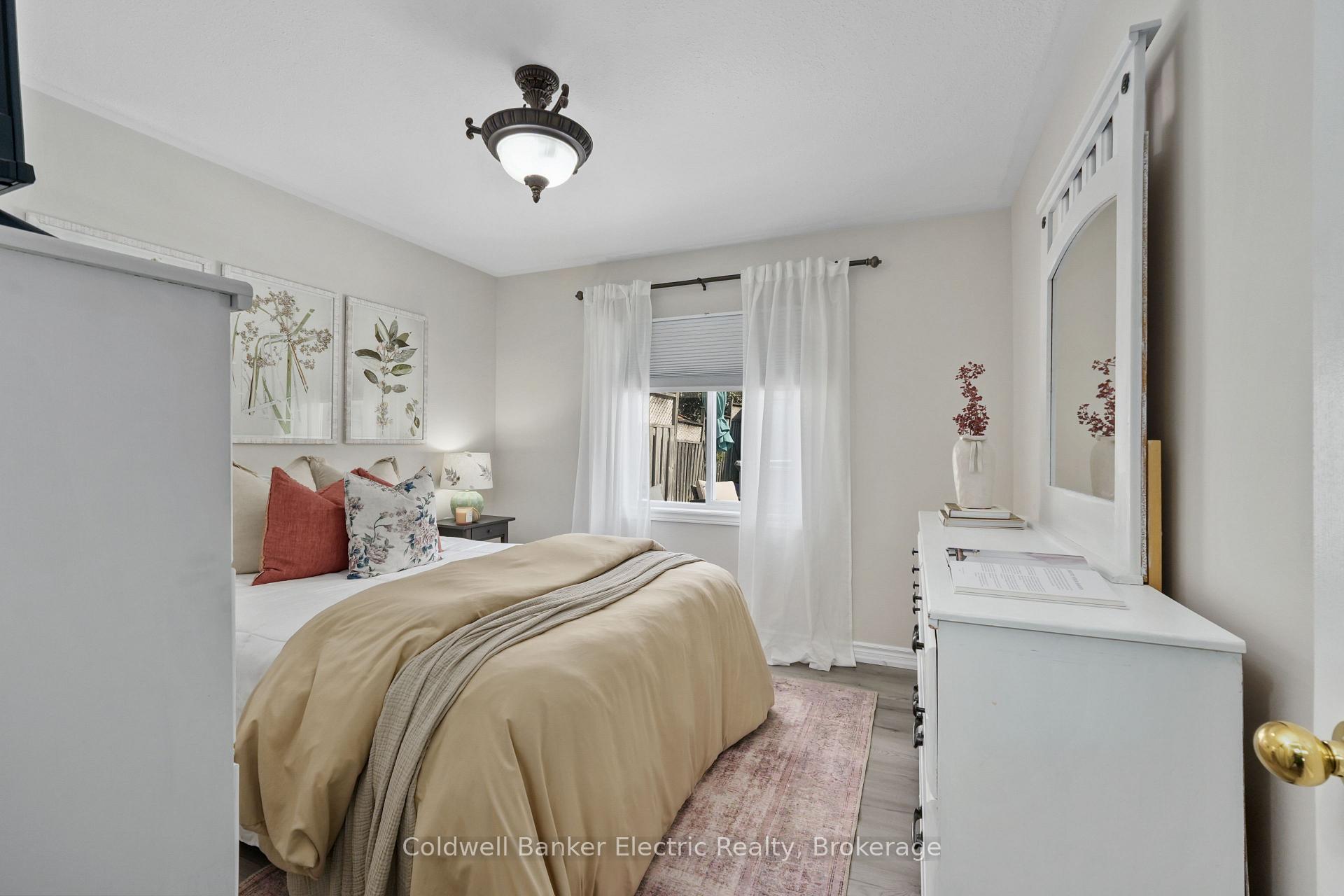 Photo 15 of 121 Haden Avenue, Peterborough, Northcrest Ward 5 — HOMEH