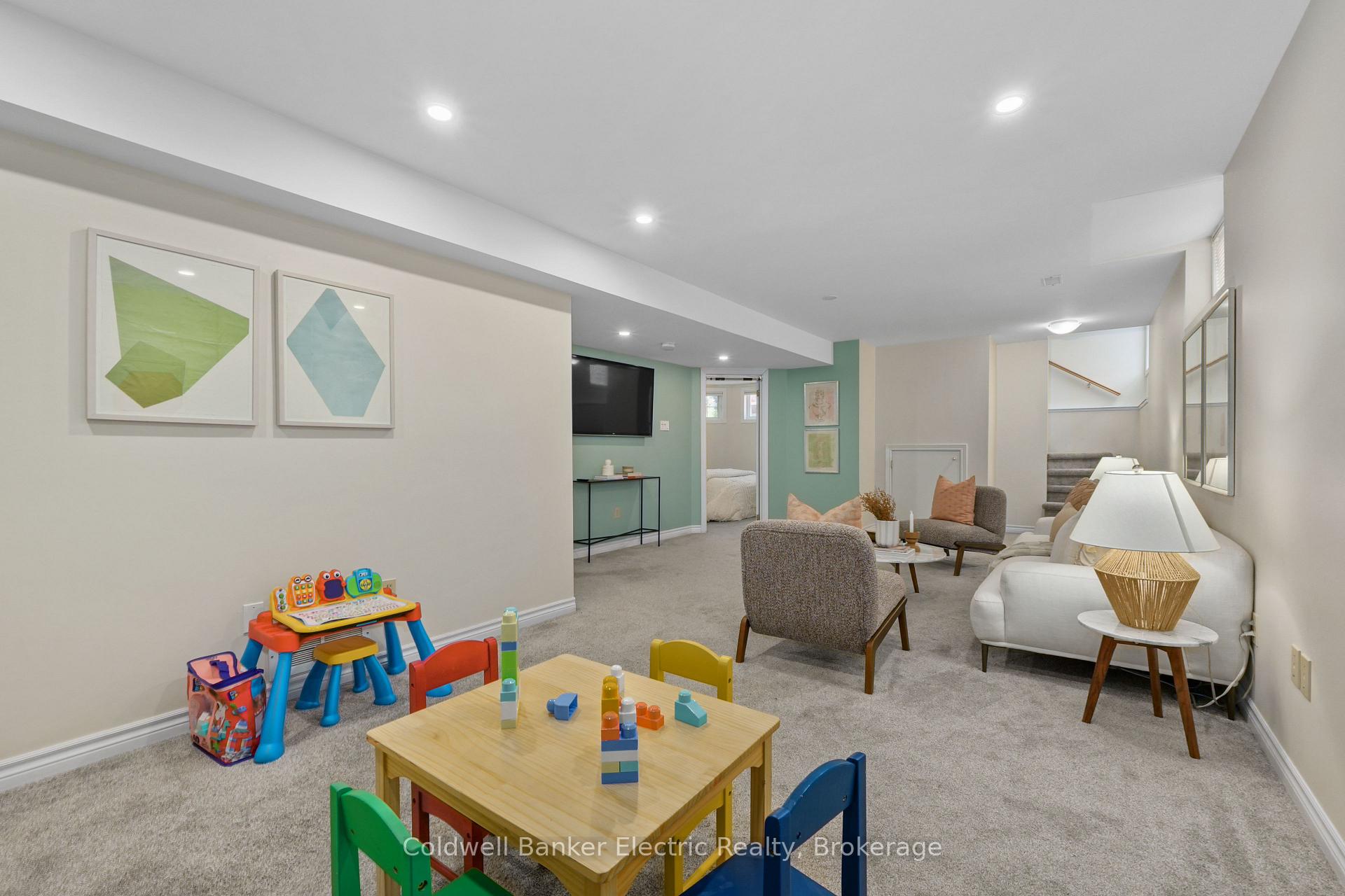 Photo 21 of 121 Haden Avenue, Peterborough, Northcrest Ward 5 — HOMEH