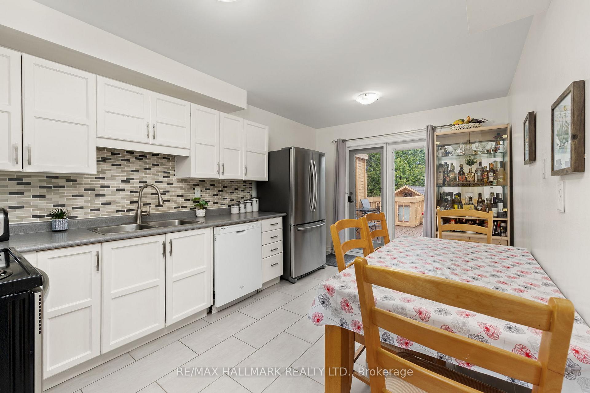 Photo 9 of 130 Elford Drive, Clarington, Bowmanville — HOMEH
