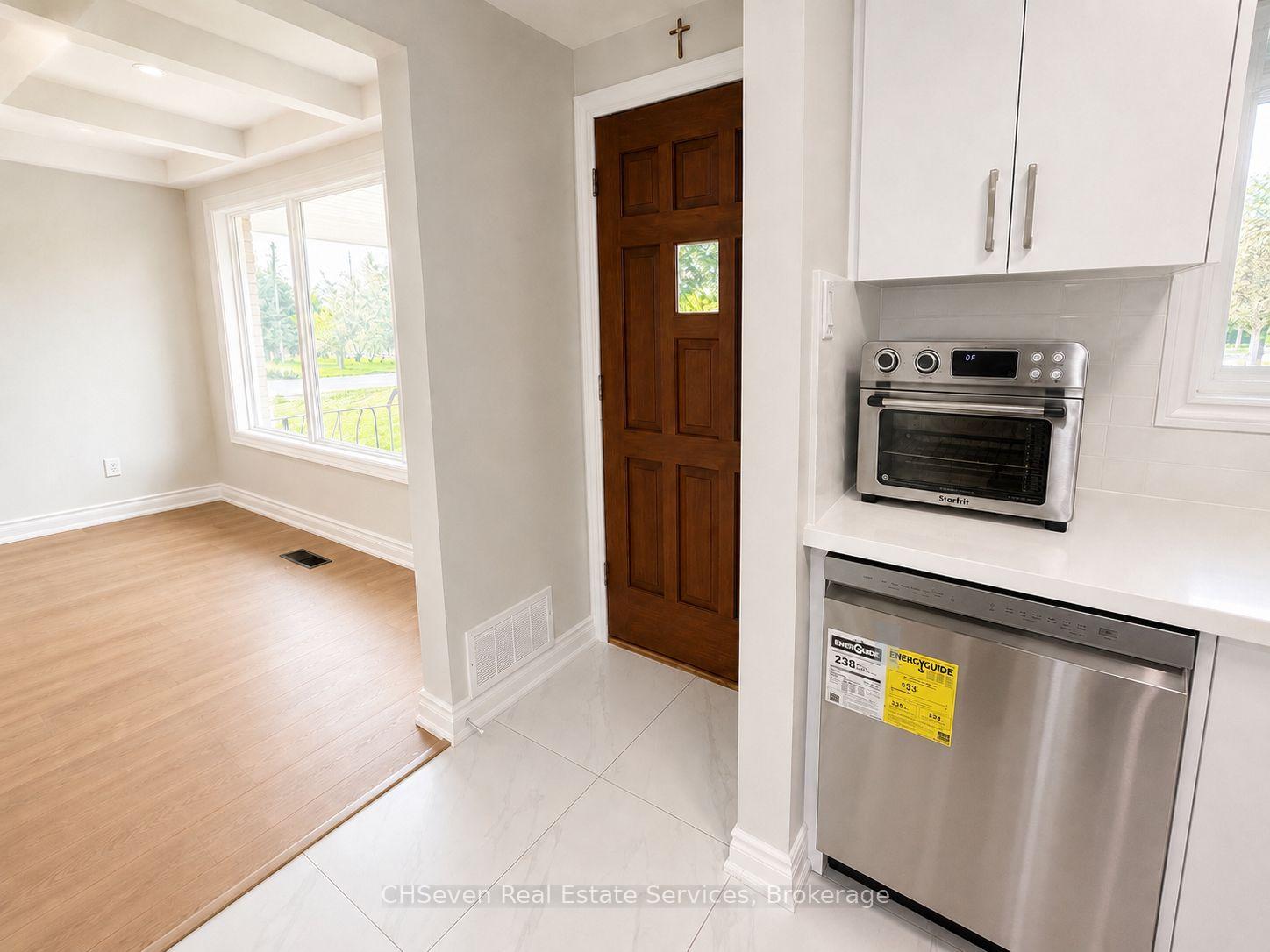 Photo 10 of Unit MAIN, 219 Sunnybrae Avenue, Innisfil, Stroud — HOMEH