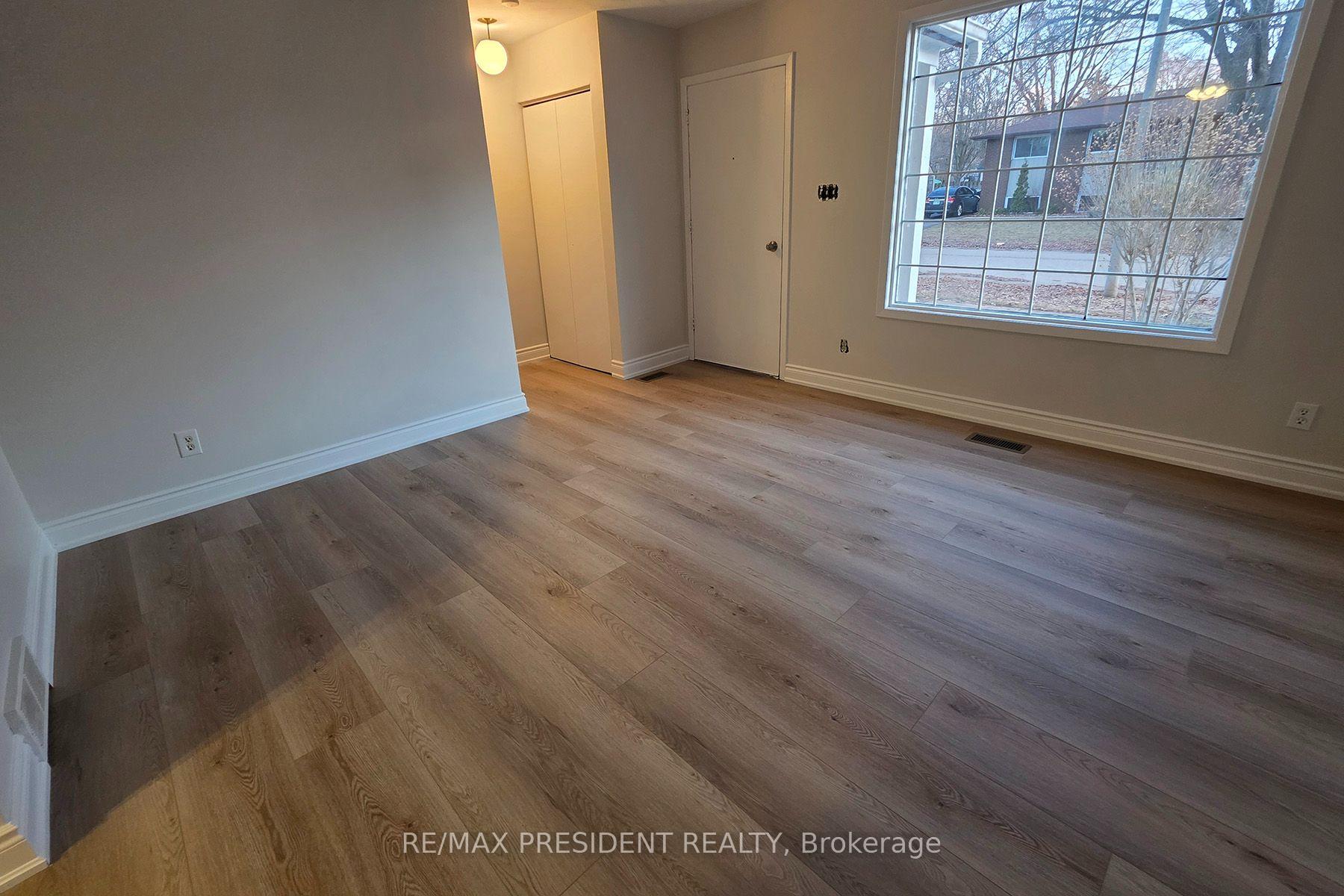 Photo 12 of 564 Brookhaven Crescent, Waterloo, Lakeshore Village — HOMEH
