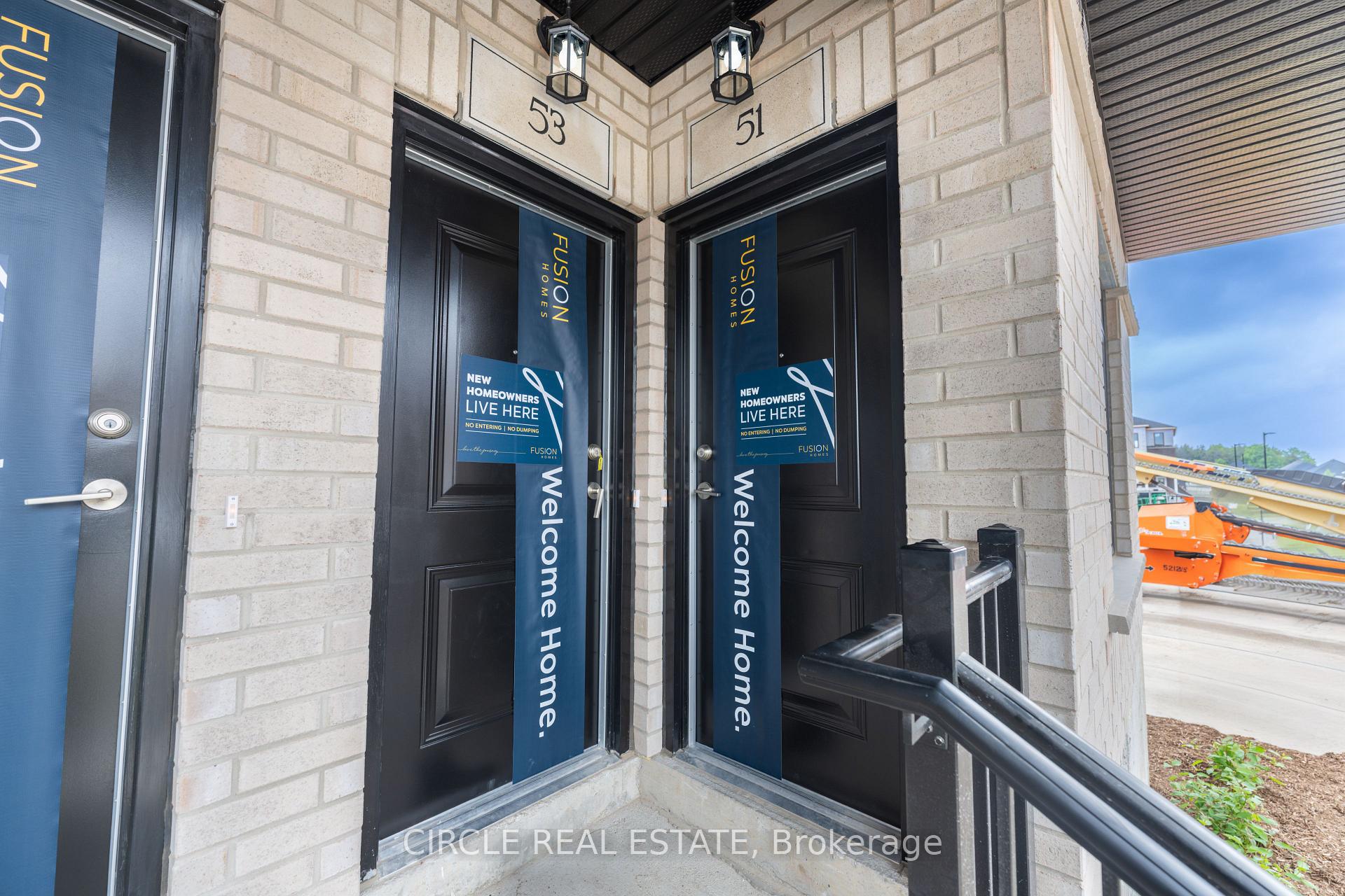 Photo 4 of 53 Thatcher Drive, Guelph, Kortright East — HOMEH