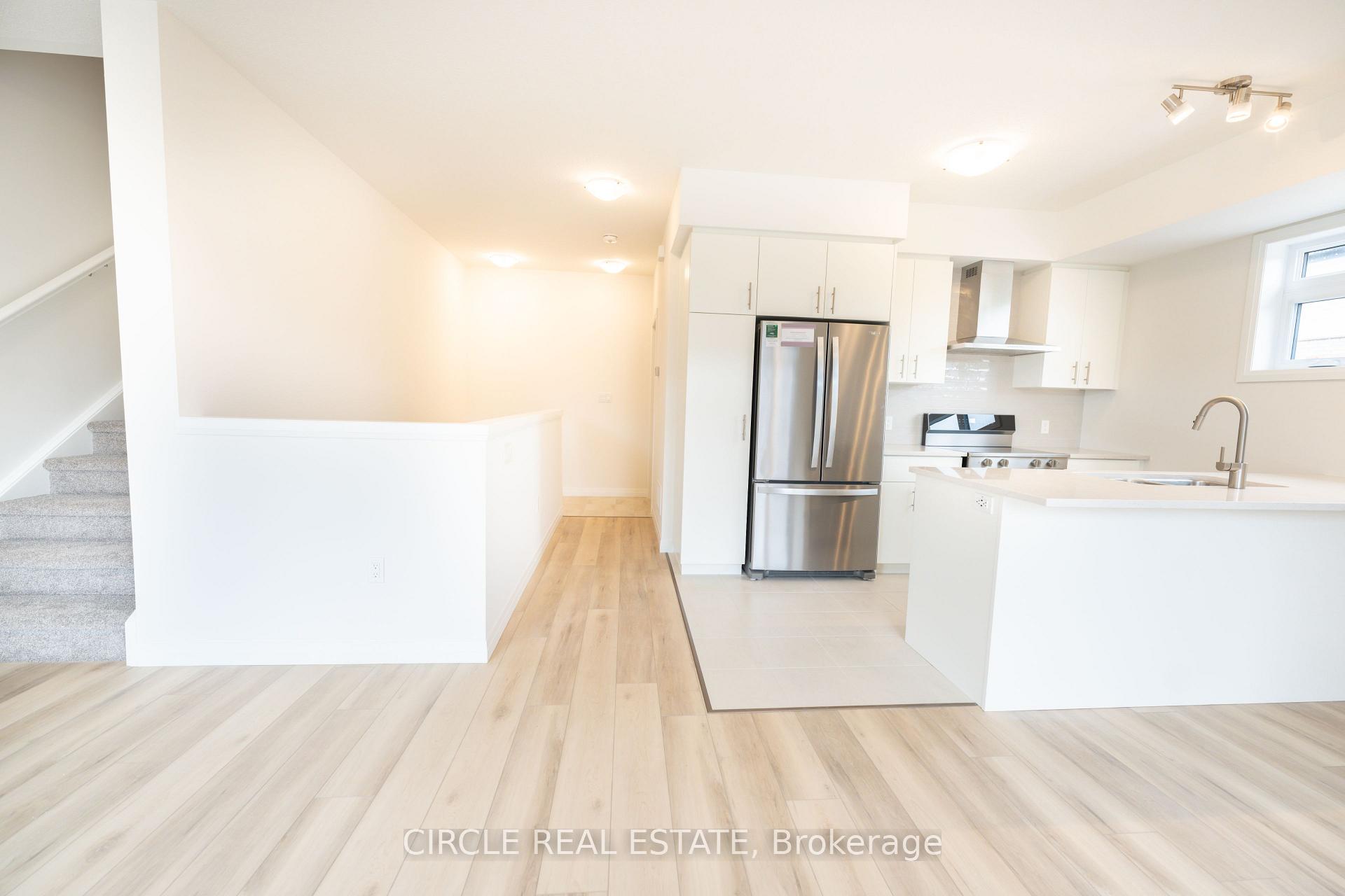 Photo 13 of 53 Thatcher Drive, Guelph, Kortright East — HOMEH