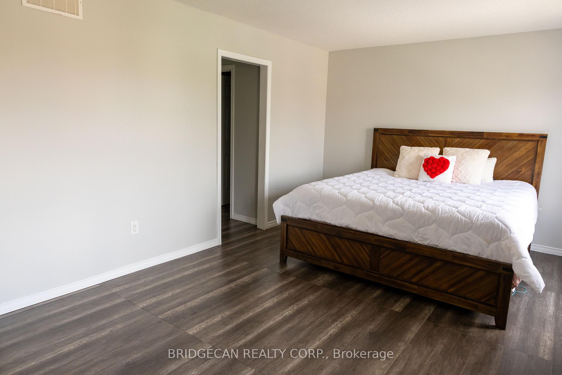 Photo 23 of 20 Gillespie Drive, Brantford, Empire South — HOMEH