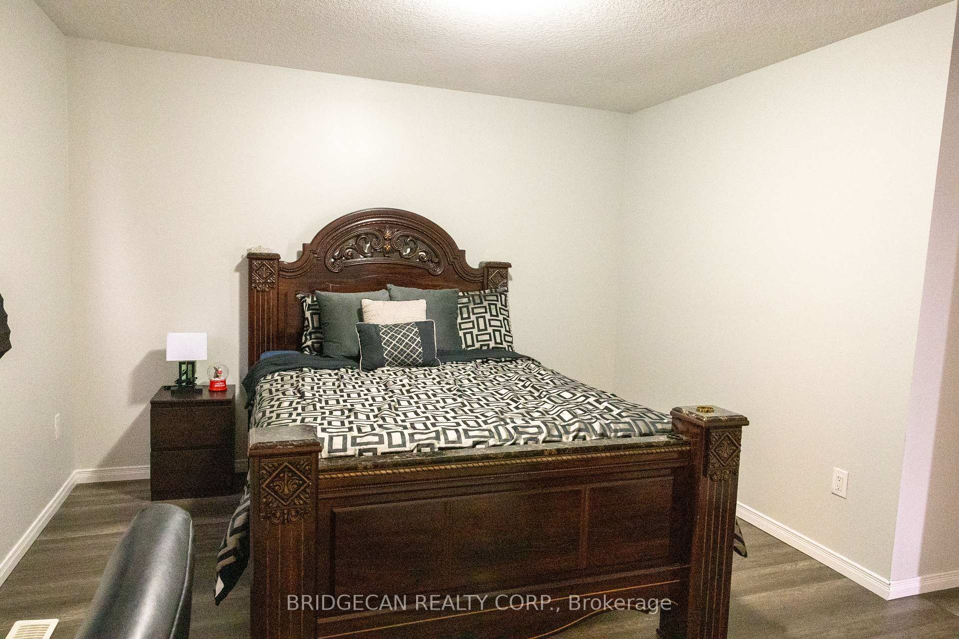 Photo 32 of 20 Gillespie Drive, Brantford, Empire South — HOMEH