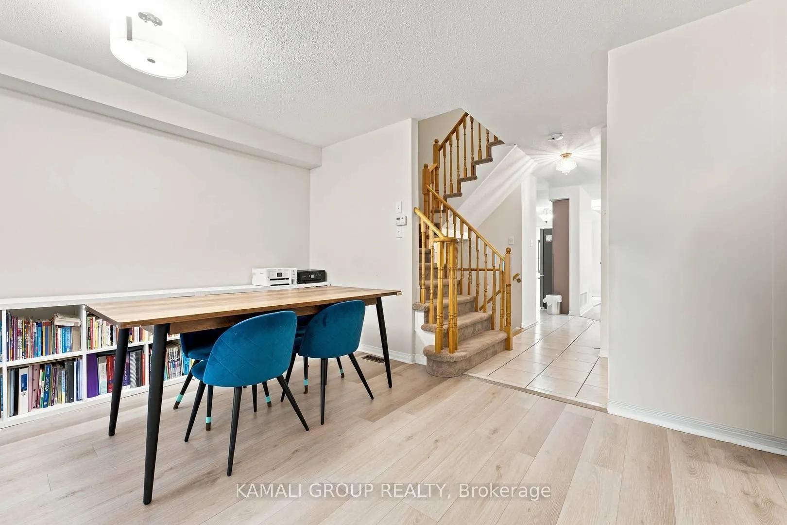 Photo 3 of 300 Flagstone Way, Newmarket, Woodland Hill — HOMEH