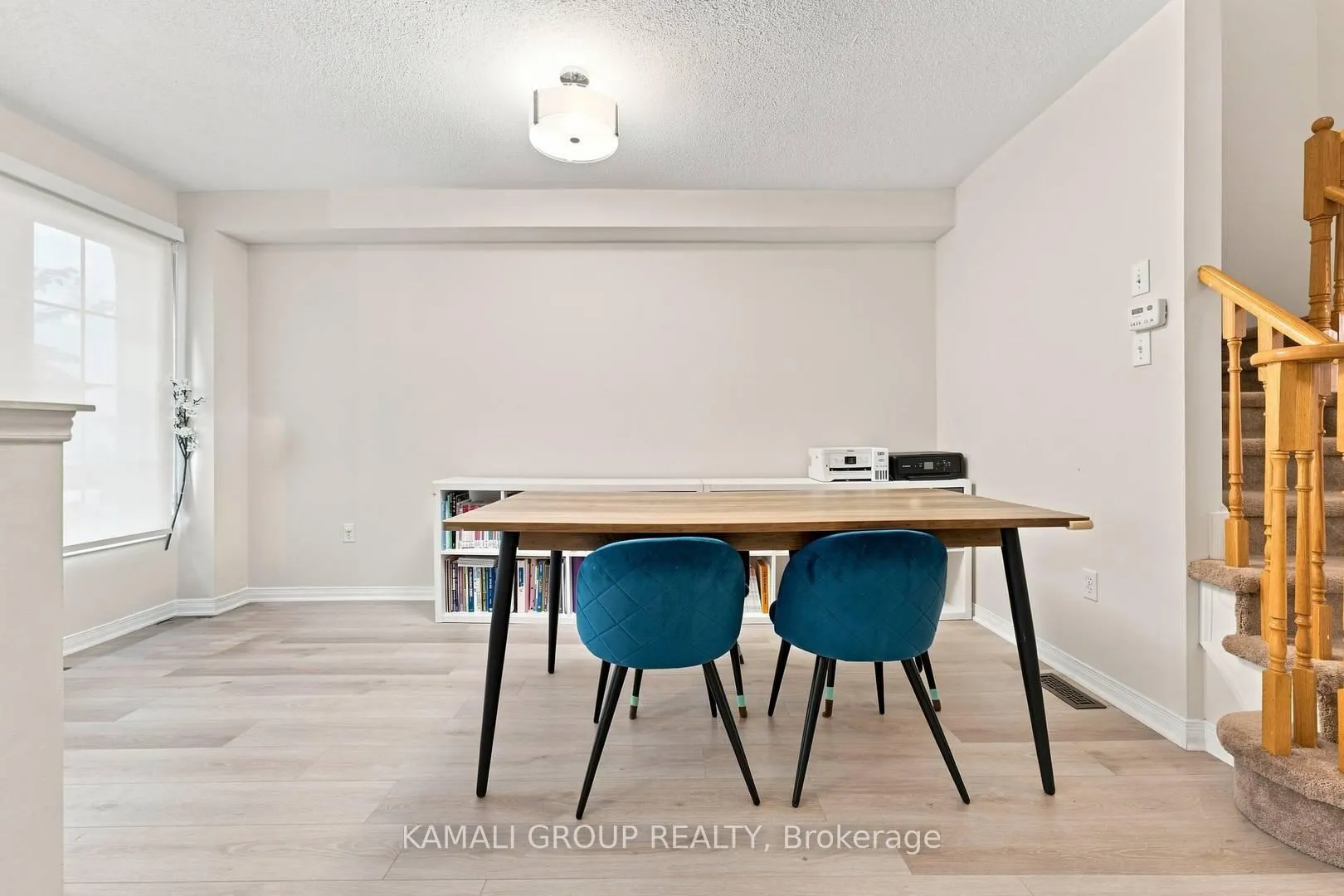 Photo 4 of 300 Flagstone Way, Newmarket, Woodland Hill — HOMEH
