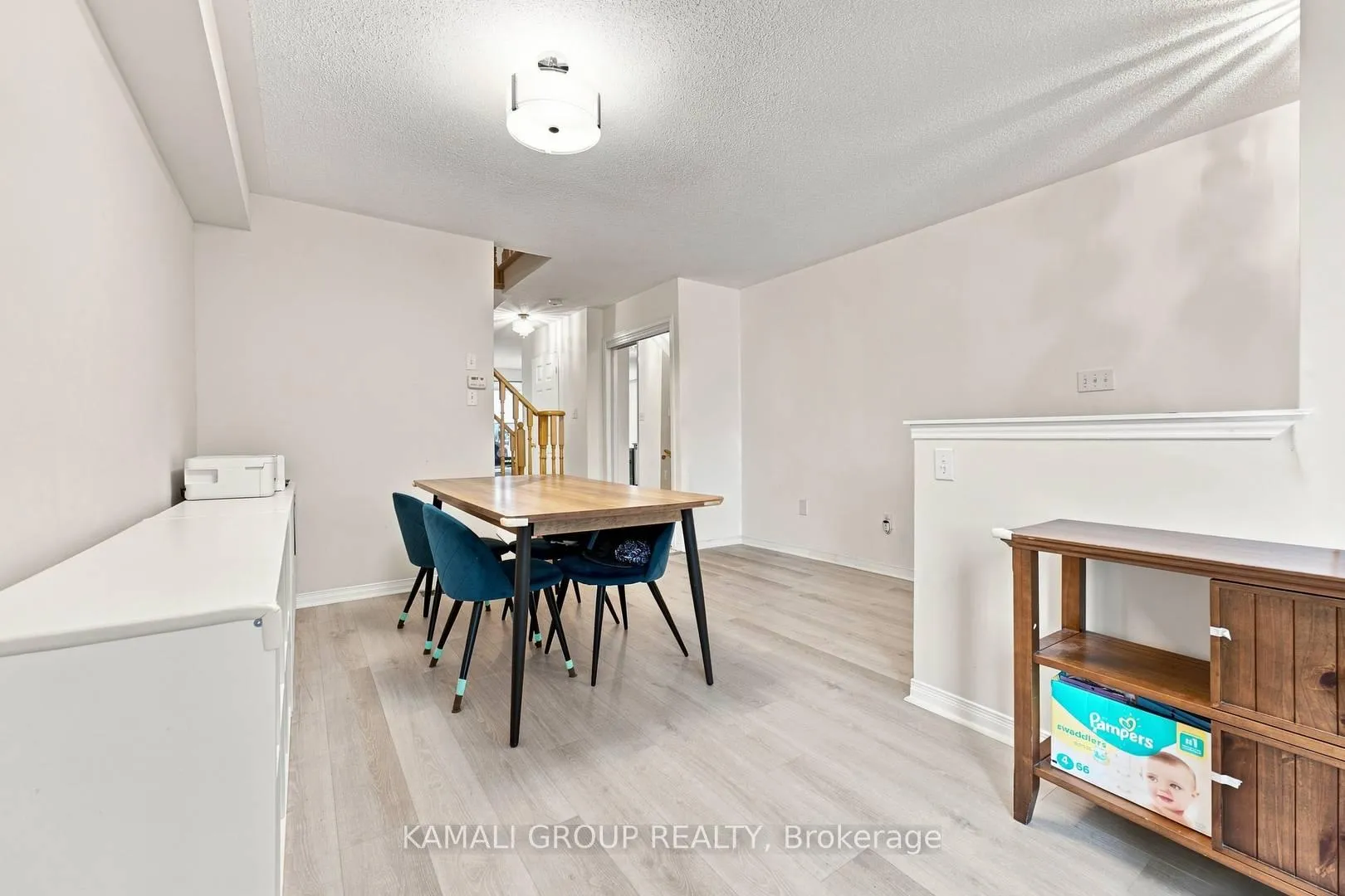 Photo 5 of 300 Flagstone Way, Newmarket, Woodland Hill — HOMEH