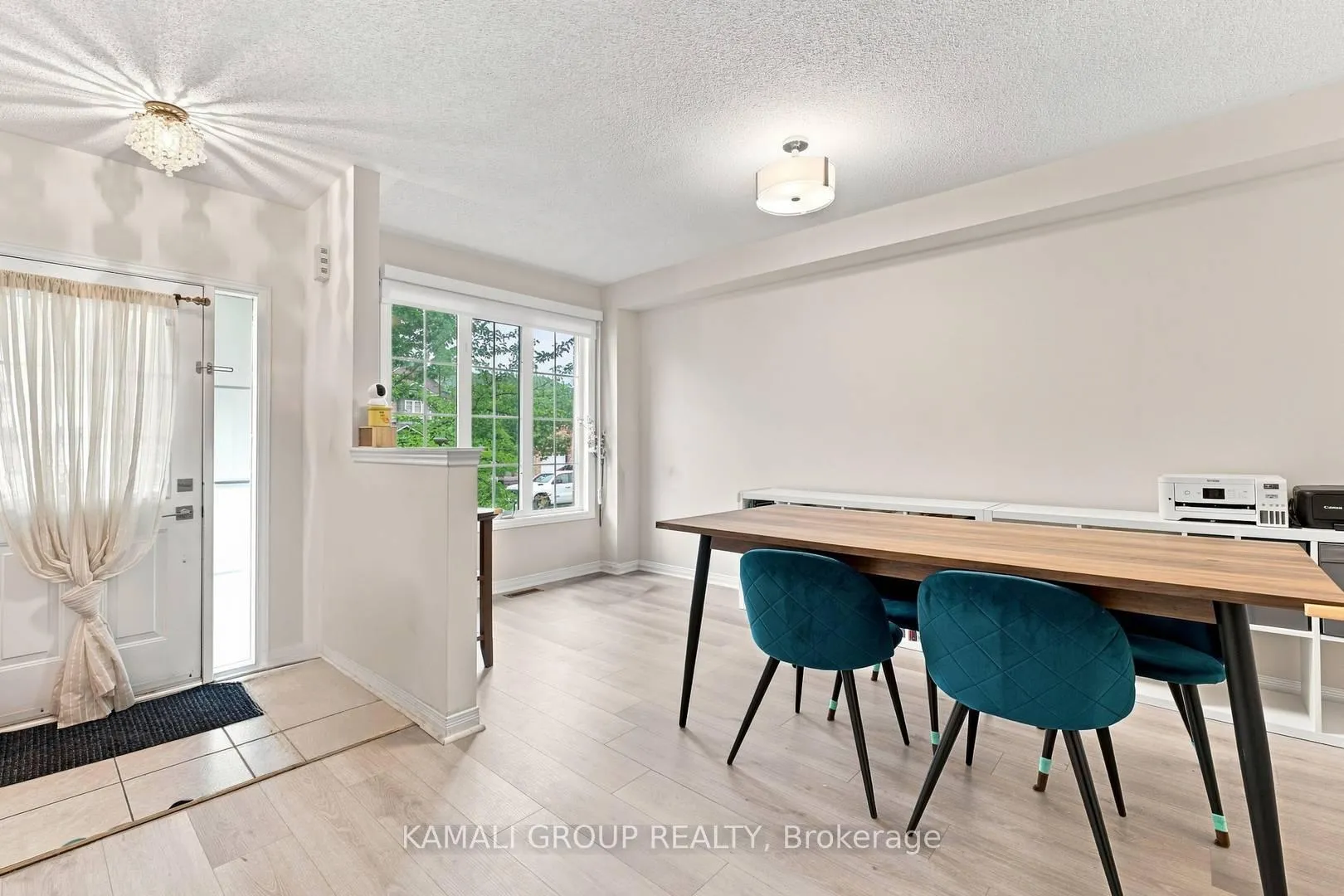 Photo 6 of 300 Flagstone Way, Newmarket, Woodland Hill — HOMEH