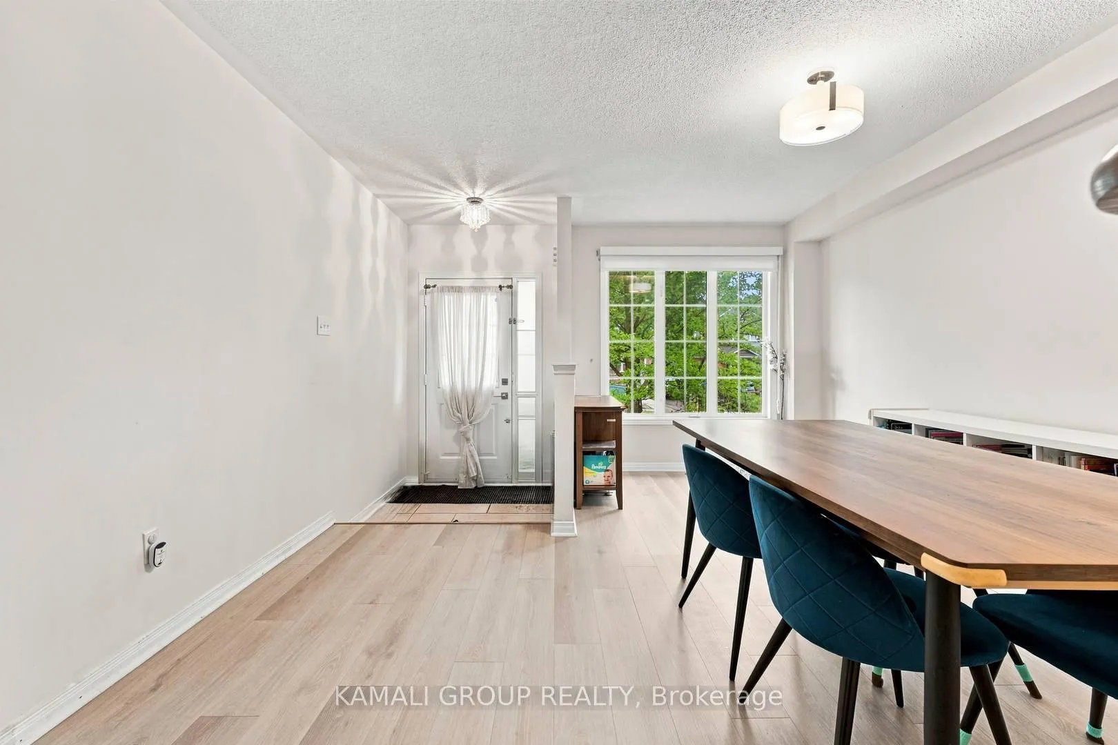 Photo 7 of 300 Flagstone Way, Newmarket, Woodland Hill — HOMEH
