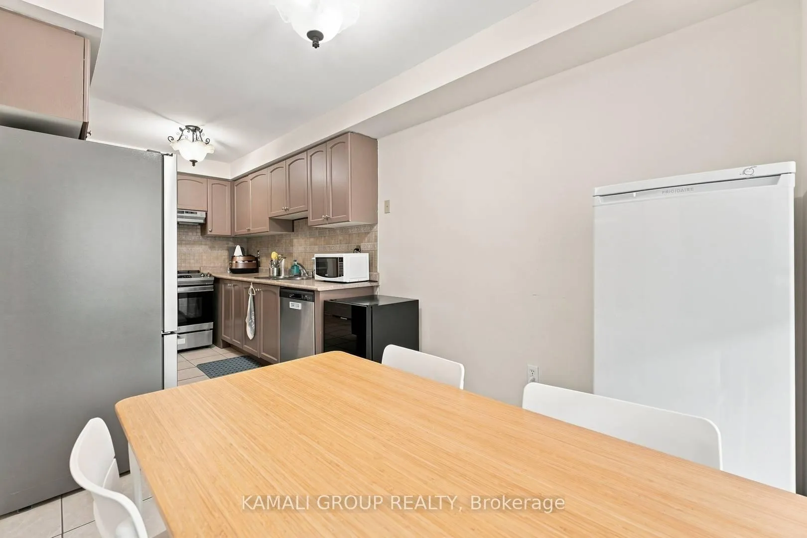 Photo 15 of 300 Flagstone Way, Newmarket, Woodland Hill — HOMEH