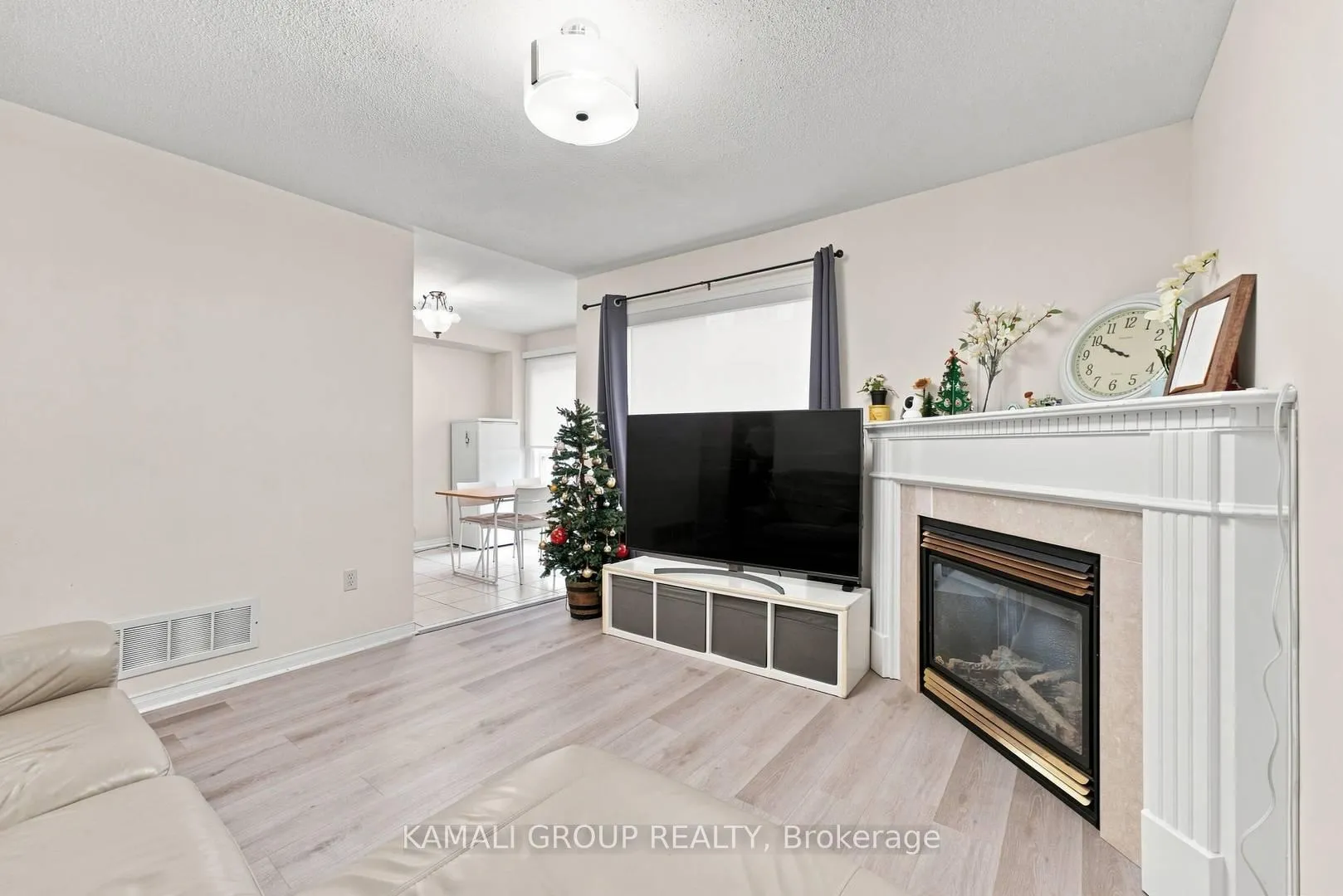 Photo 17 of 300 Flagstone Way, Newmarket, Woodland Hill — HOMEH