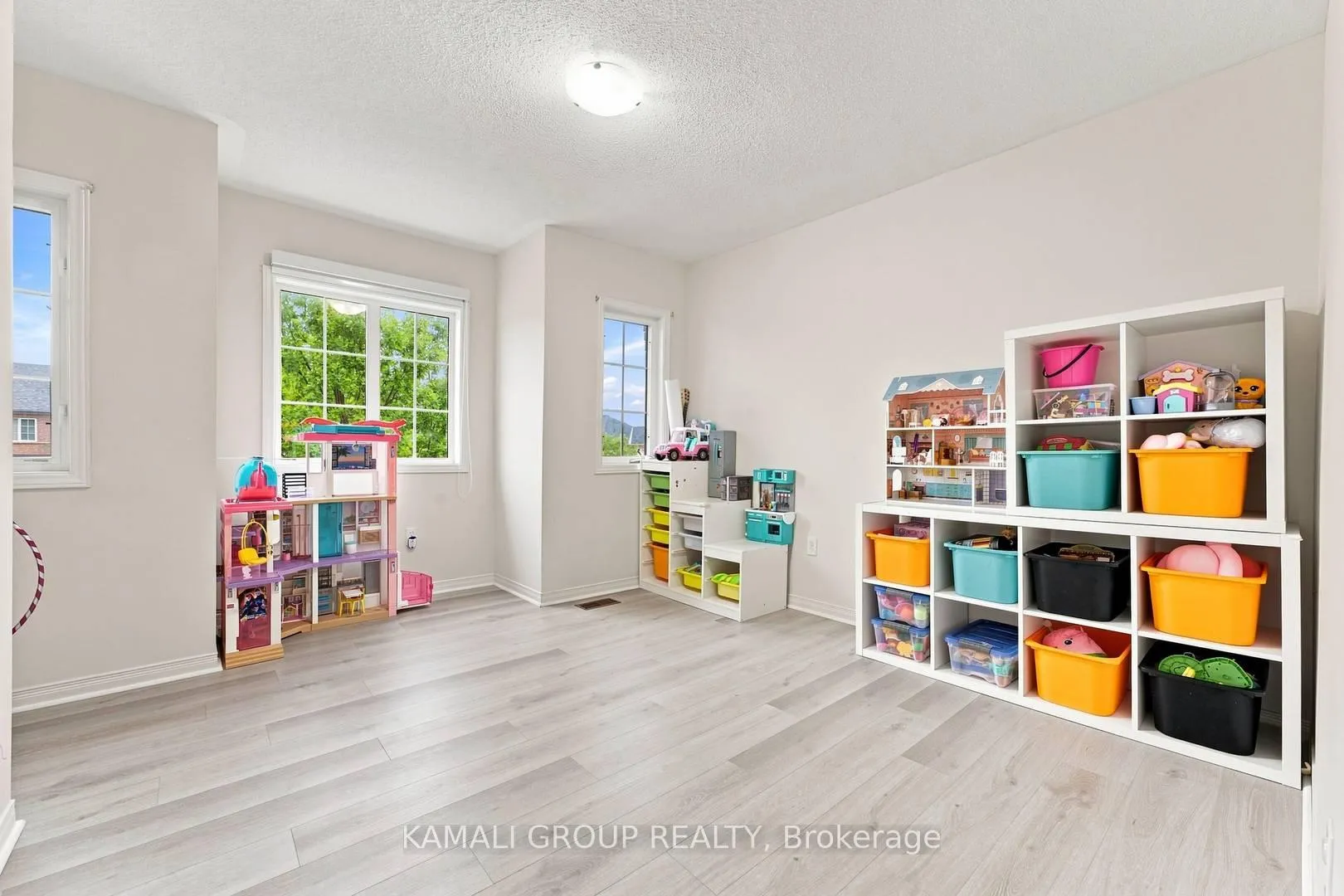 Photo 22 of 300 Flagstone Way, Newmarket, Woodland Hill — HOMEH