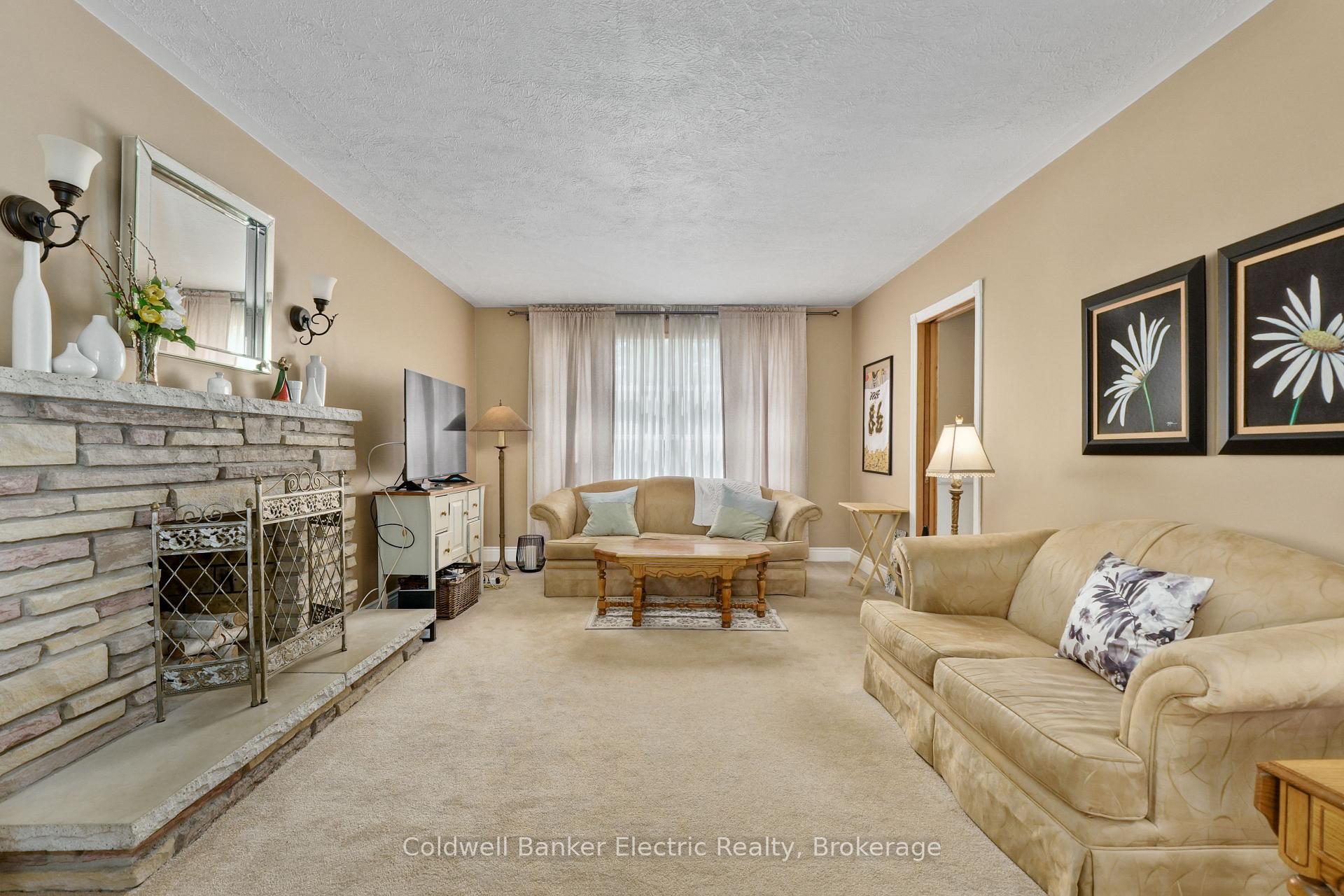 Photo 7 of 1219 Edmison Drive, Peterborough, Northcrest Ward 5 — HOMEH
