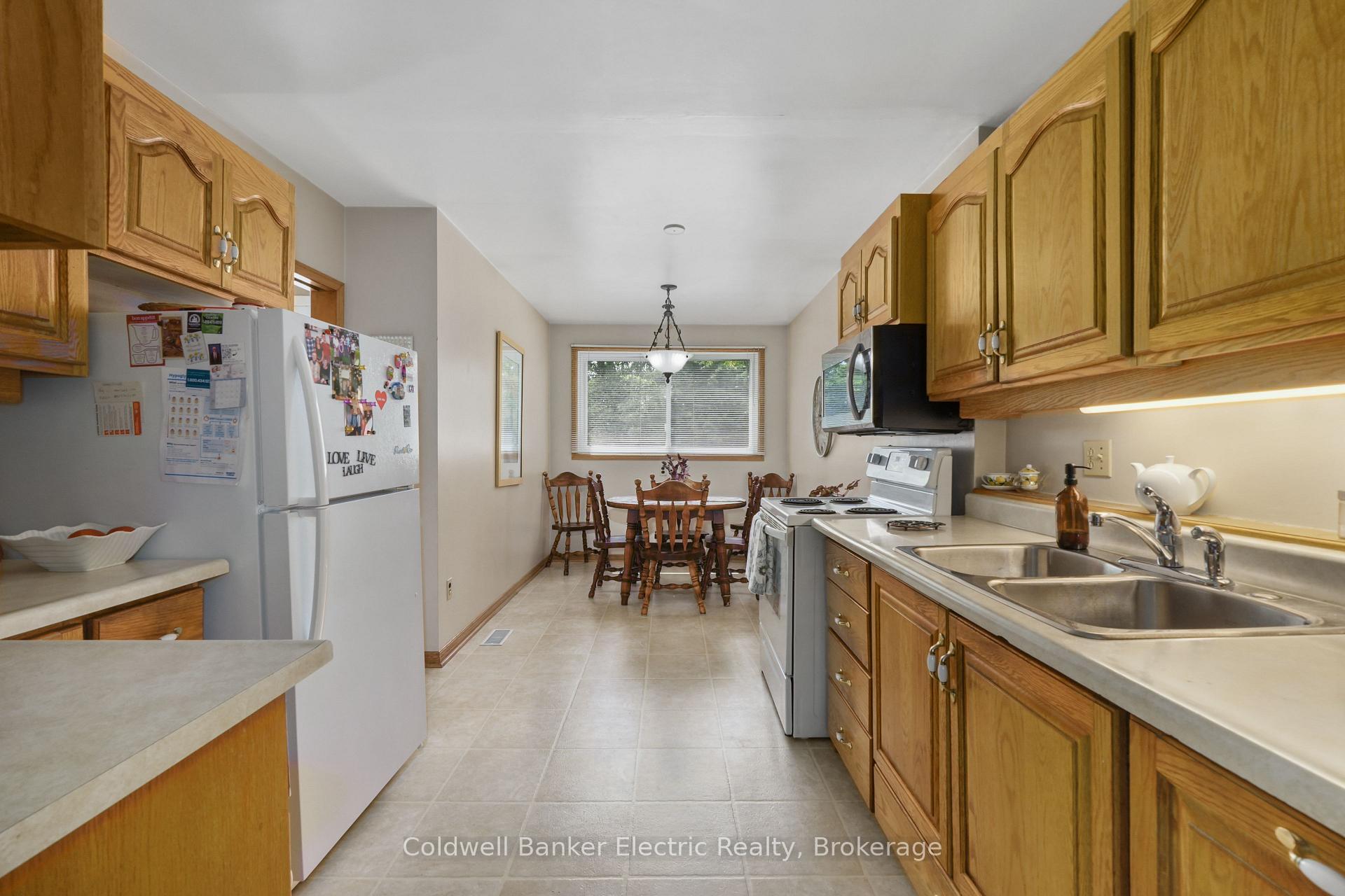 Photo 10 of 1219 Edmison Drive, Peterborough, Northcrest Ward 5 — HOMEH