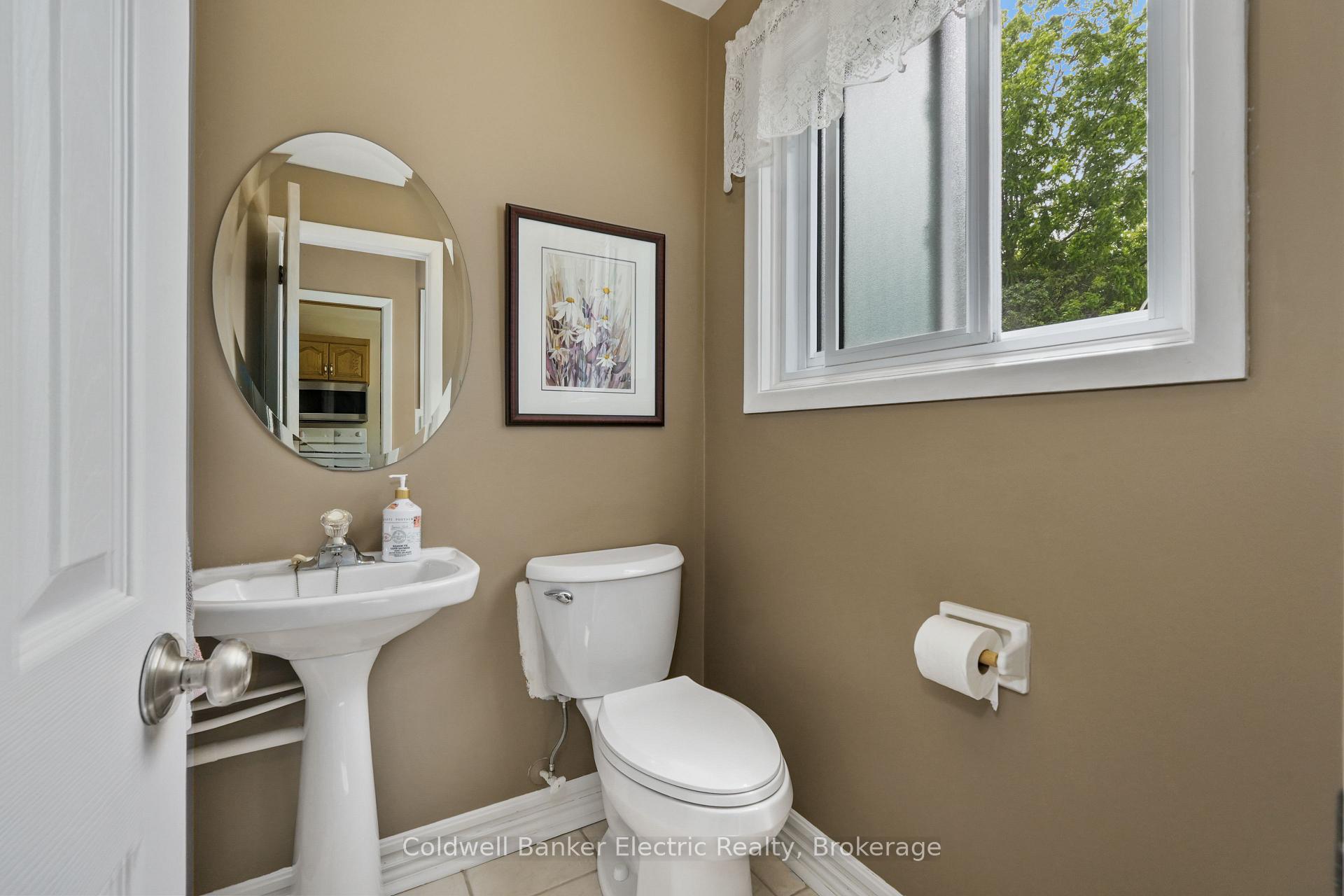 Photo 12 of 1219 Edmison Drive, Peterborough, Northcrest Ward 5 — HOMEH