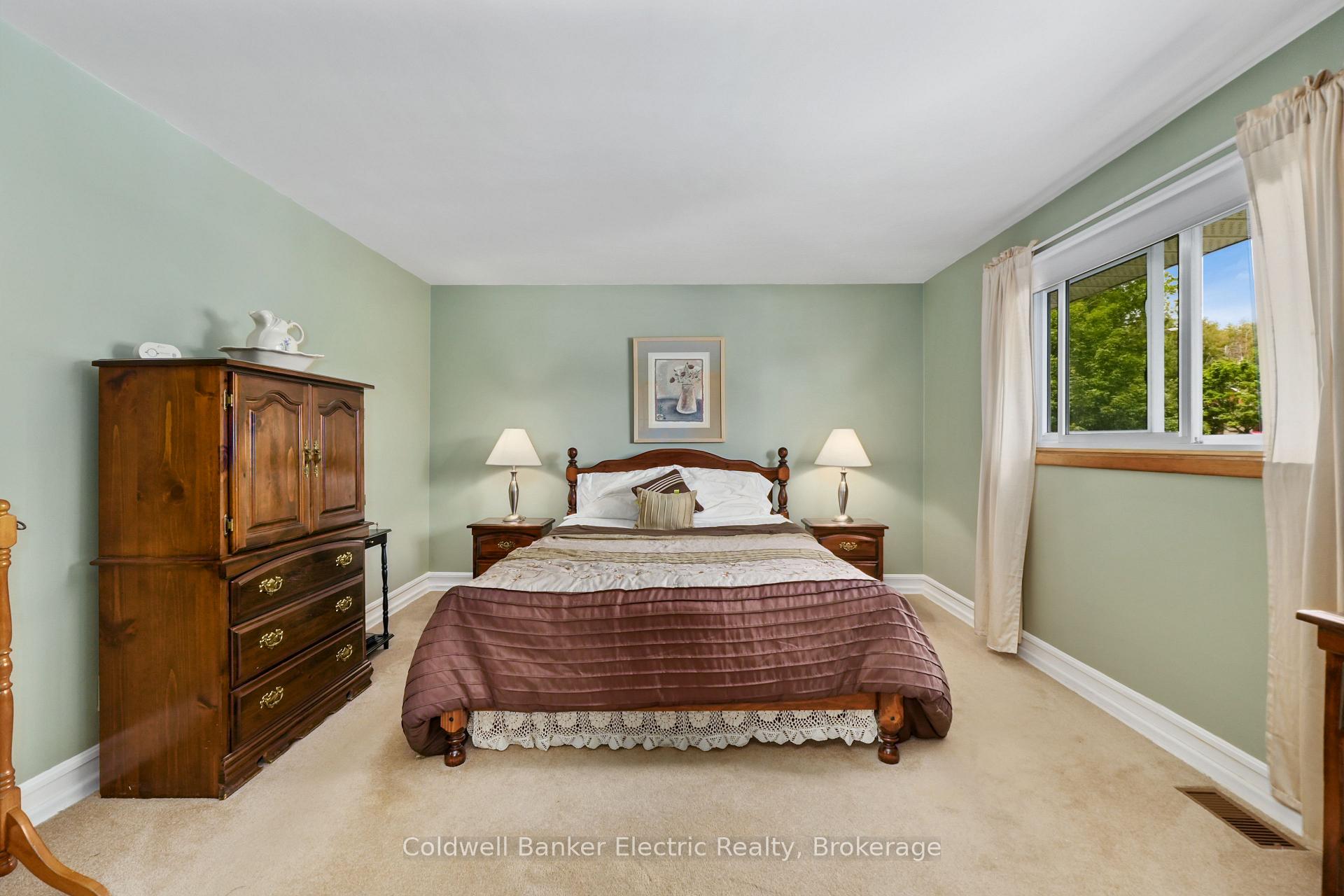 Photo 14 of 1219 Edmison Drive, Peterborough, Northcrest Ward 5 — HOMEH