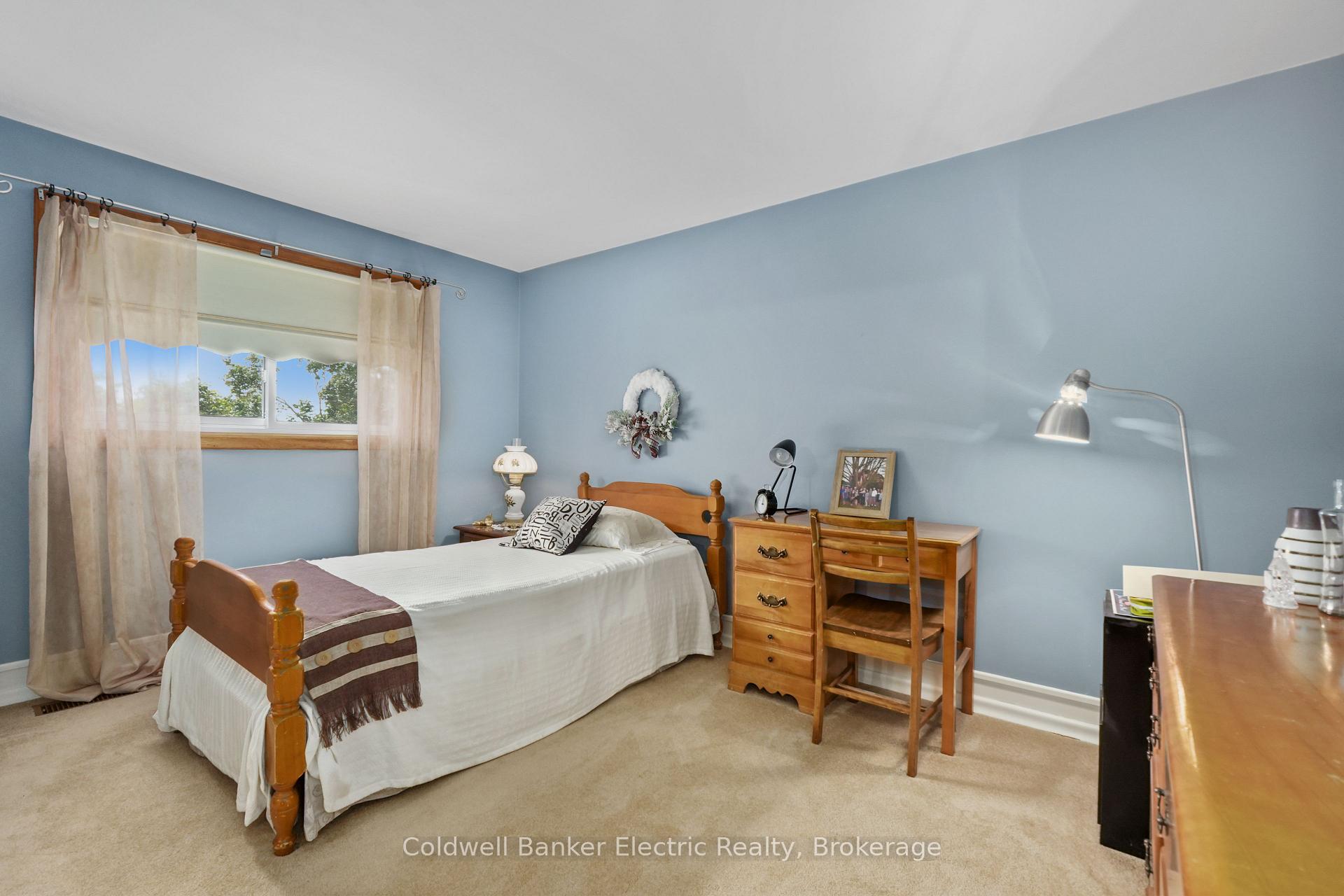 Photo 15 of 1219 Edmison Drive, Peterborough, Northcrest Ward 5 — HOMEH