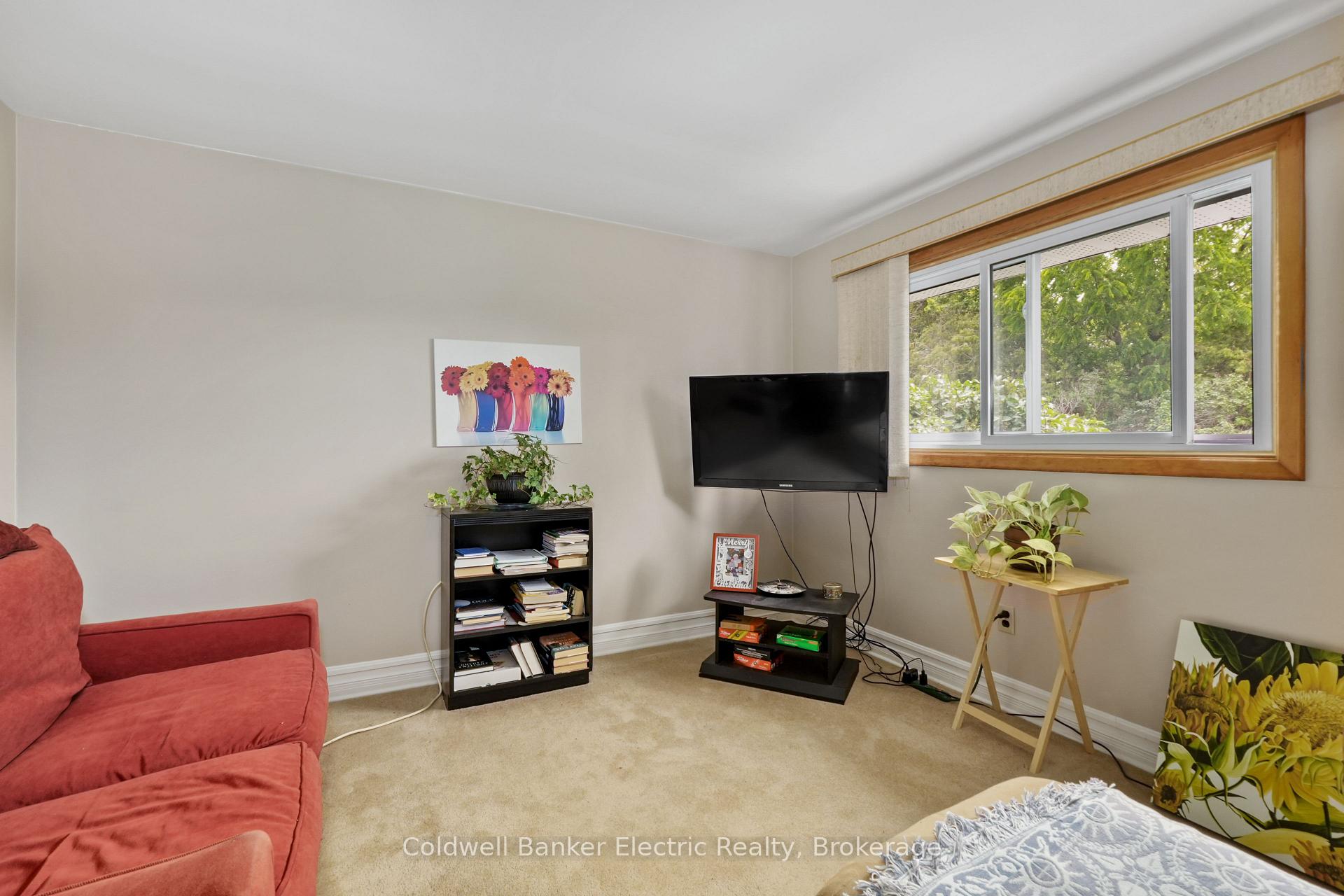 Photo 16 of 1219 Edmison Drive, Peterborough, Northcrest Ward 5 — HOMEH
