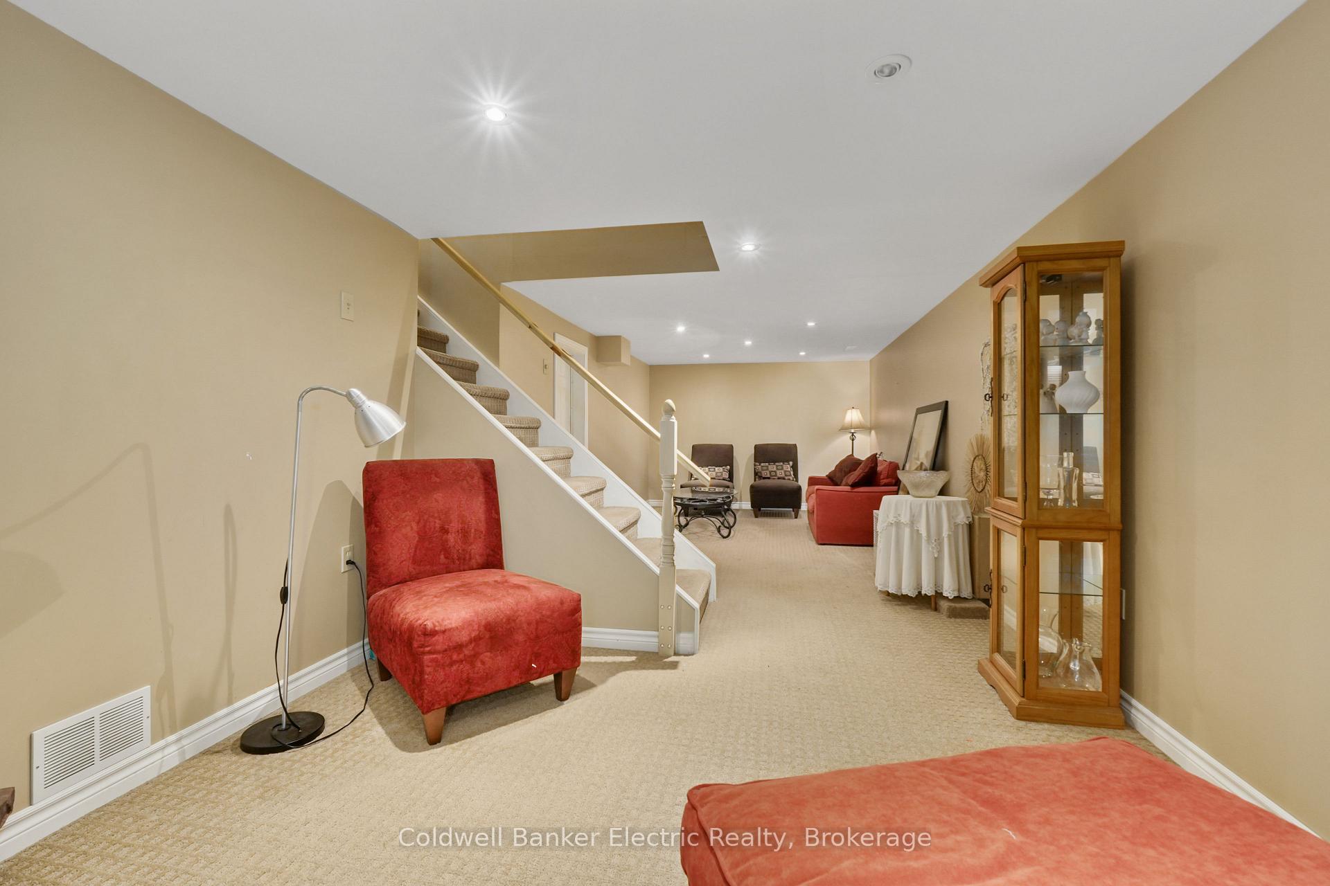 Photo 19 of 1219 Edmison Drive, Peterborough, Northcrest Ward 5 — HOMEH