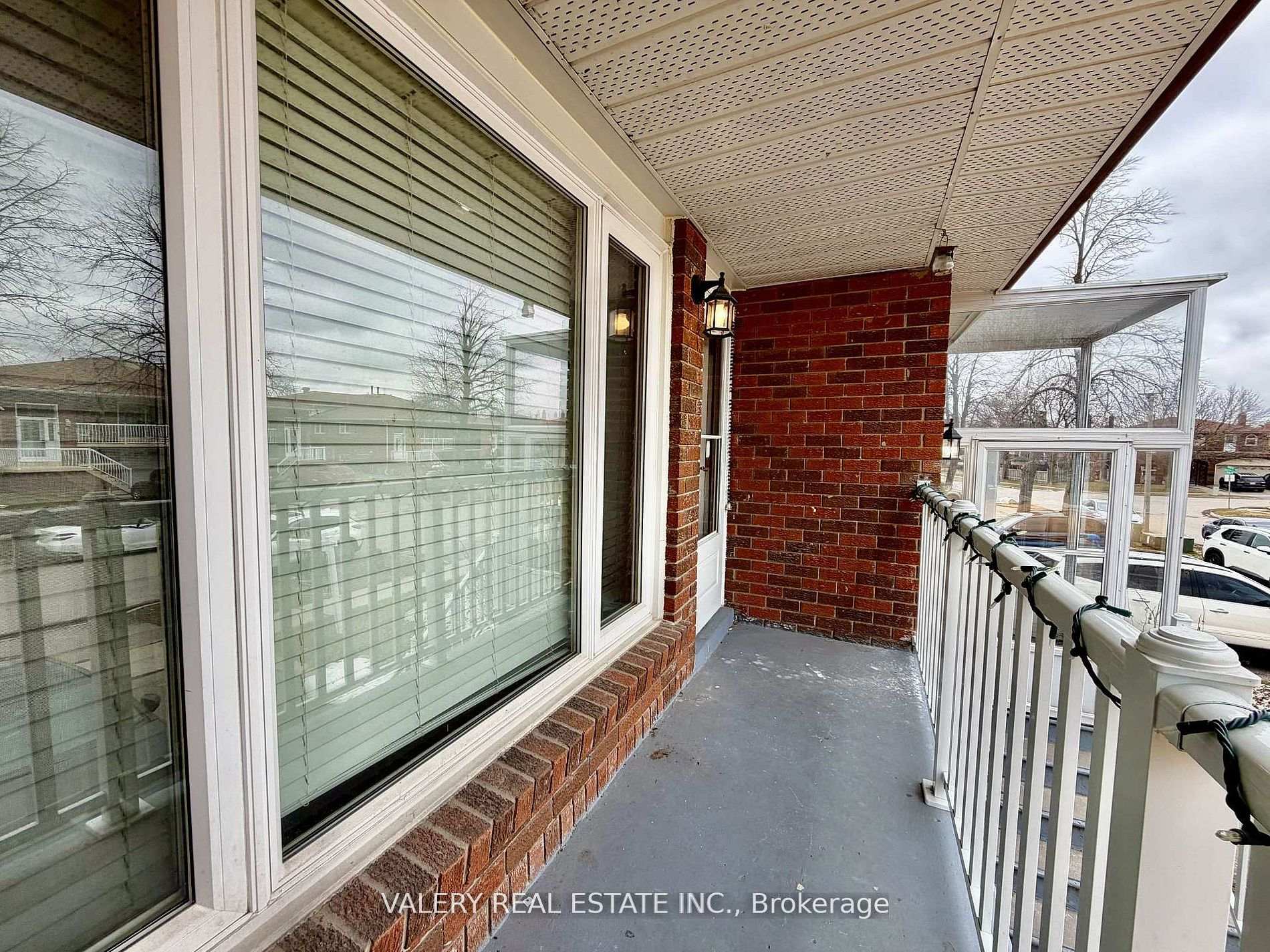 Photo 9 of 72 Dantek Court, Brampton, Brampton North — HOMEH