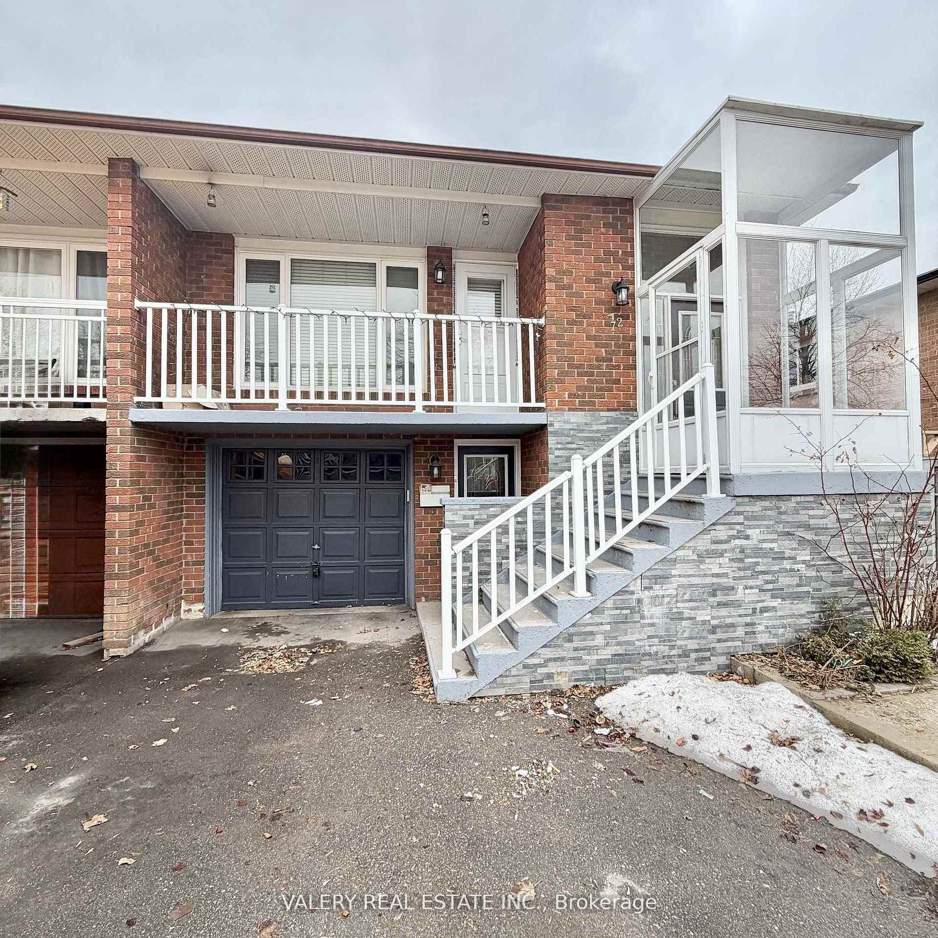 Photo 10 of 72 Dantek Court, Brampton, Brampton North — HOMEH