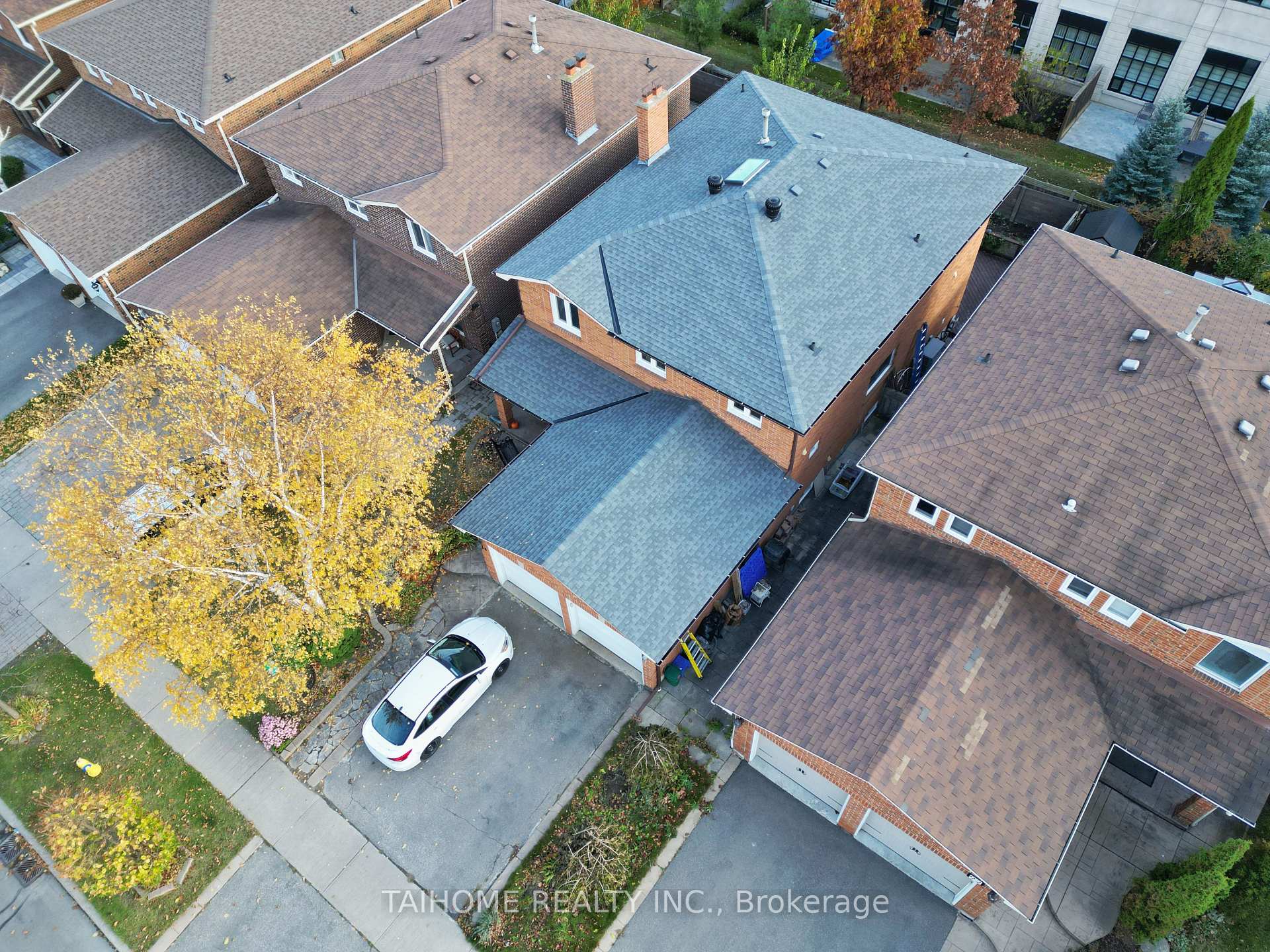 Photo 3 of 96 Lamar Street, Vaughan, Maple — HOMEH