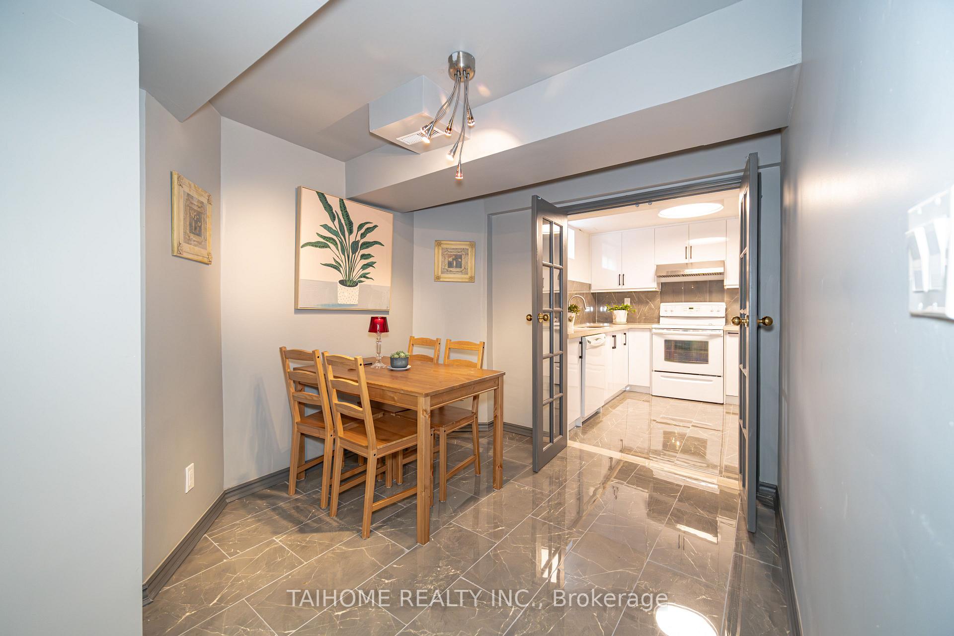Photo 6 of 96 Lamar Street, Vaughan, Maple — HOMEH