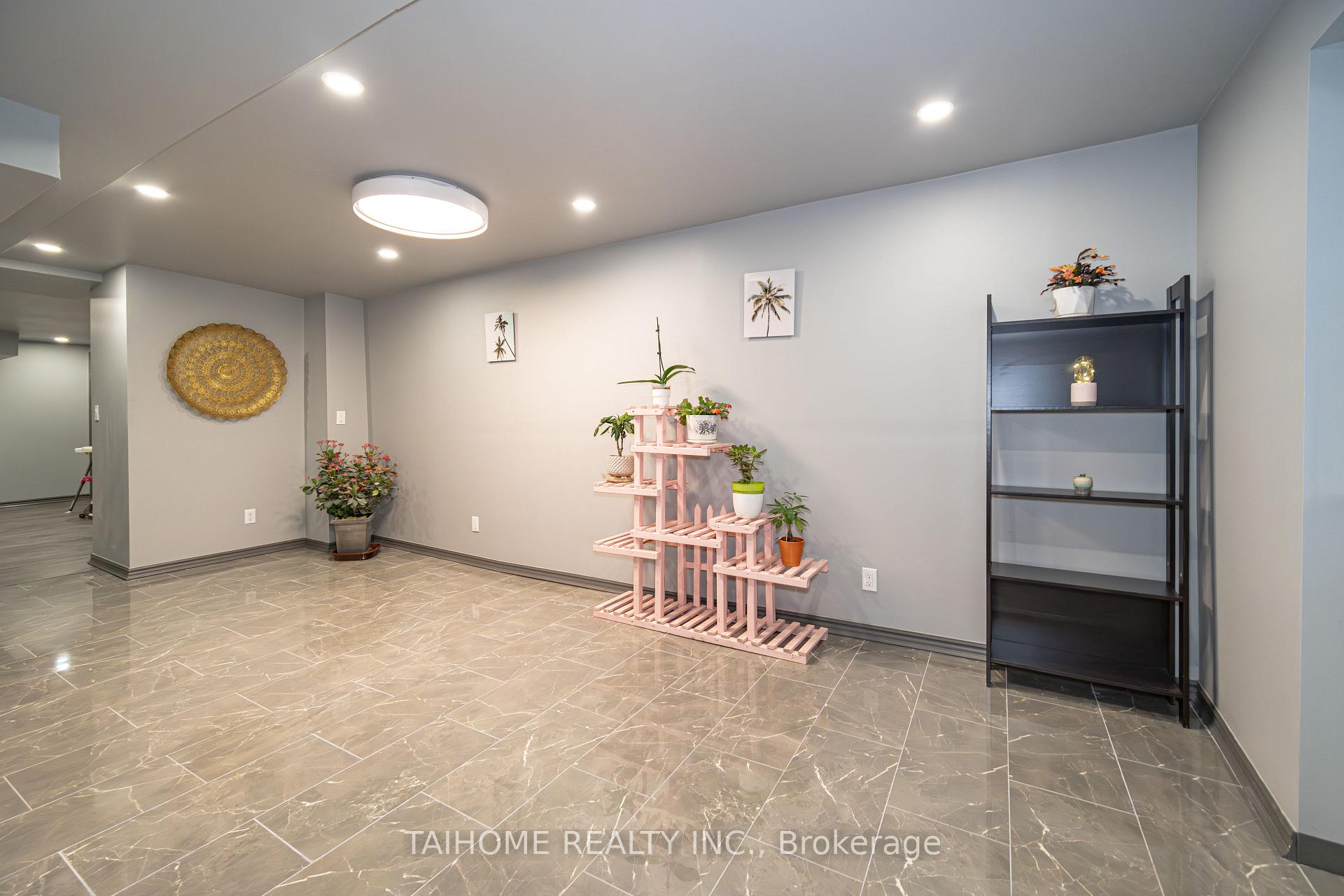 Photo 7 of 96 Lamar Street, Vaughan, Maple — HOMEH