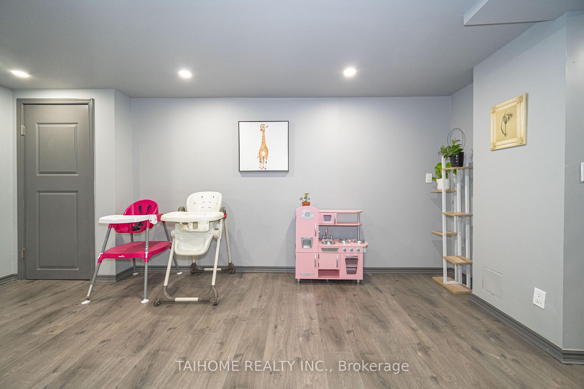 Photo 15 of 96 Lamar Street, Vaughan, Maple — HOMEH