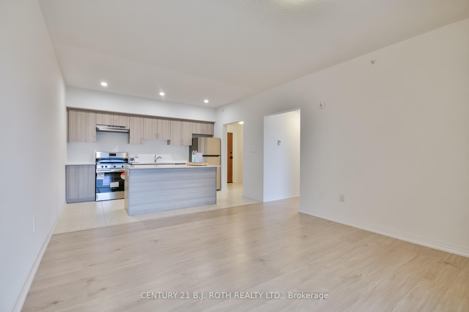 Photo 12 of Unit 605, 15 Kneeshaw Drive, Barrie, Rural Barrie Southeast — HOMEH