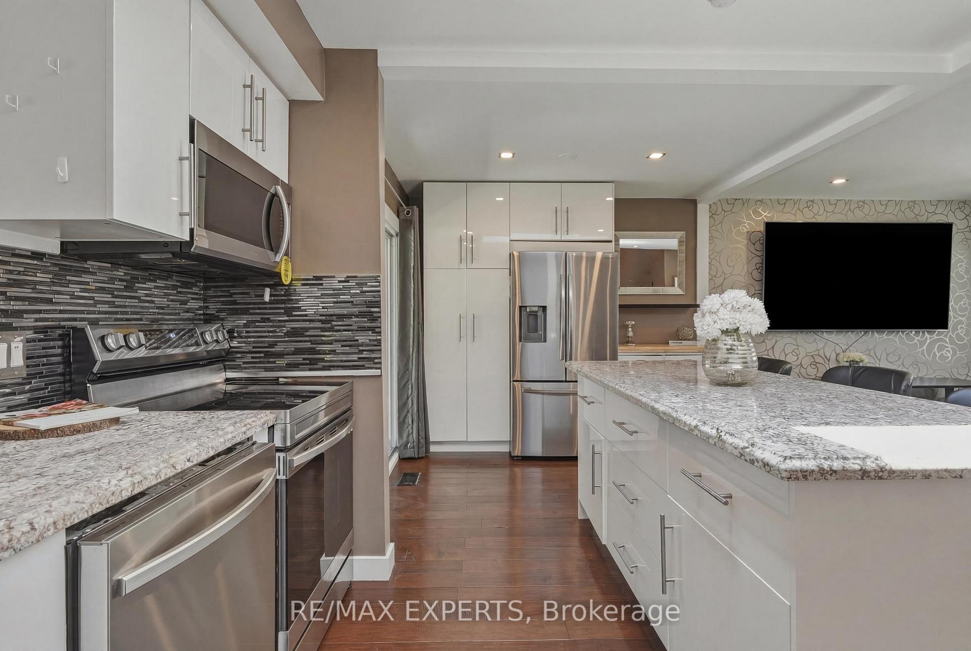 Photo 7 of 7142 Rosseau Place, Niagara Falls, Casey — HOMEH