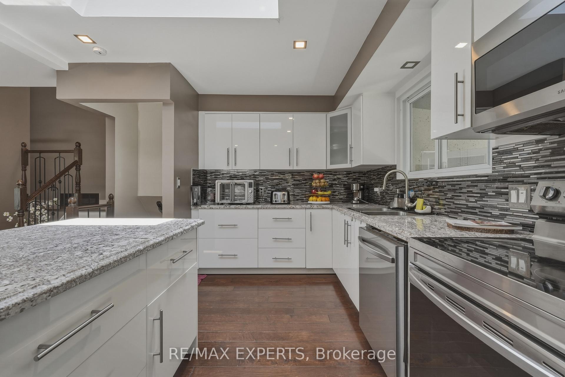 Photo 8 of 7142 Rosseau Place, Niagara Falls, Casey — HOMEH