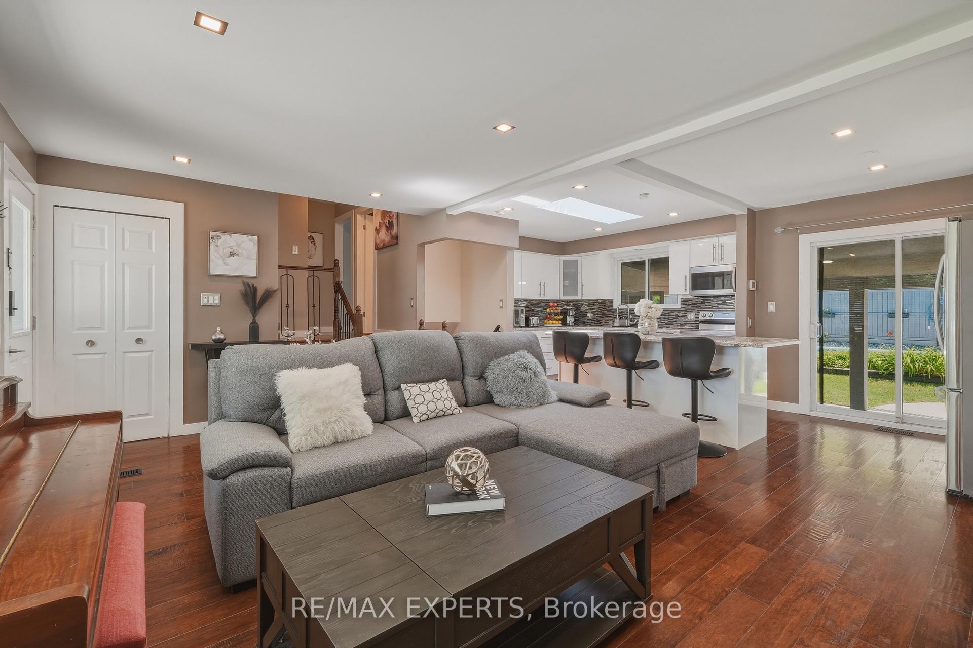 Photo 16 of 7142 Rosseau Place, Niagara Falls, Casey — HOMEH