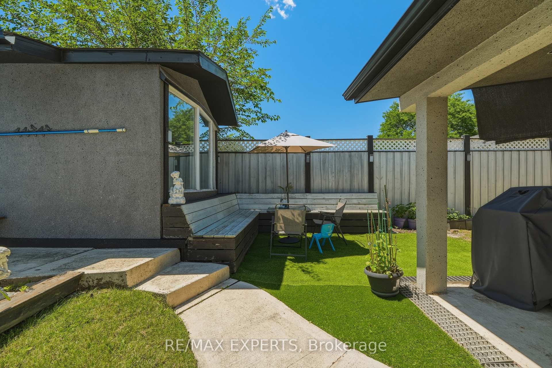 Photo 35 of 7142 Rosseau Place, Niagara Falls, Casey — HOMEH