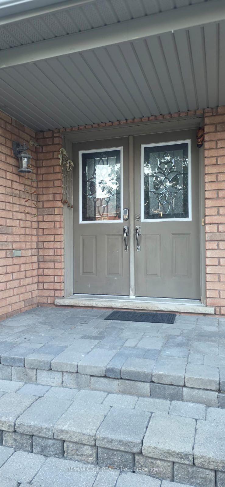 Photo 2 of 57 River Rock Crescent, Brampton, Fletcher's Meadow — HOMEH