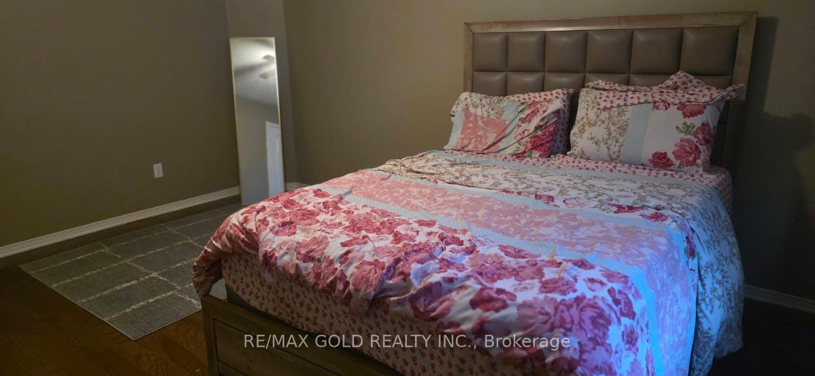 Photo 5 of 57 River Rock Crescent, Brampton, Fletcher's Meadow — HOMEH