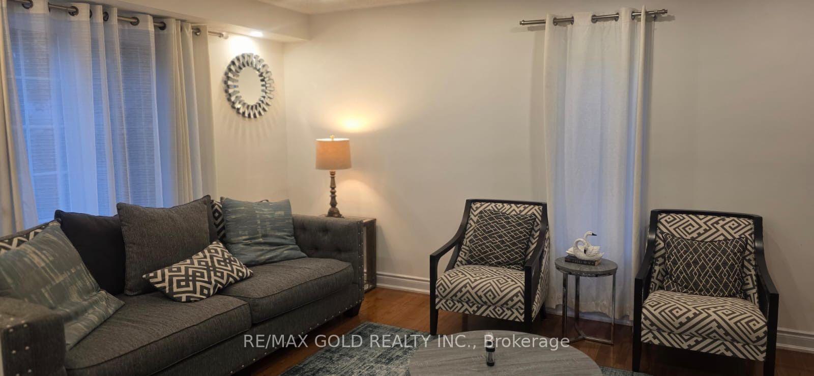 Photo 9 of 57 River Rock Crescent, Brampton, Fletcher's Meadow — HOMEH
